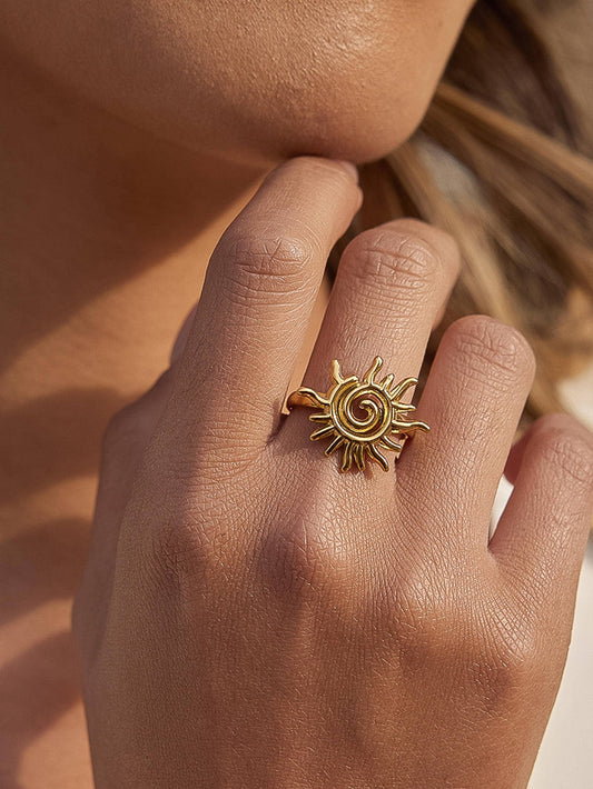 Starwyn 18K Gold Non-Tarnish Sun Spiral Statement Ring: Yellow Gold