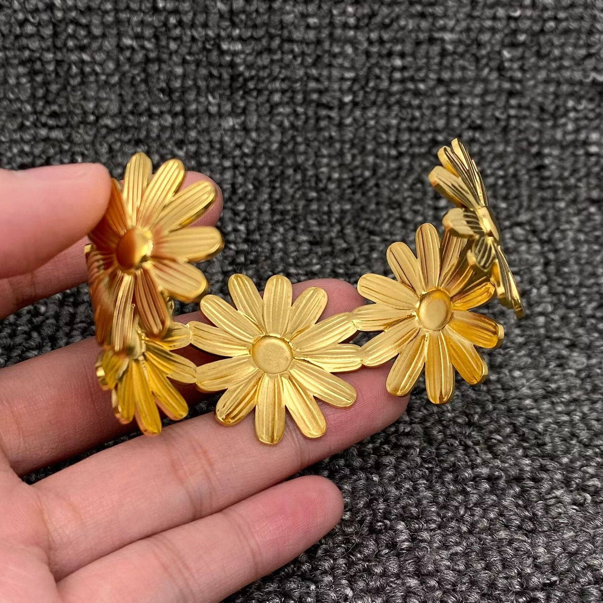 18K Gold Plated Stainless Steel Flower Cuff Bangle - FGS