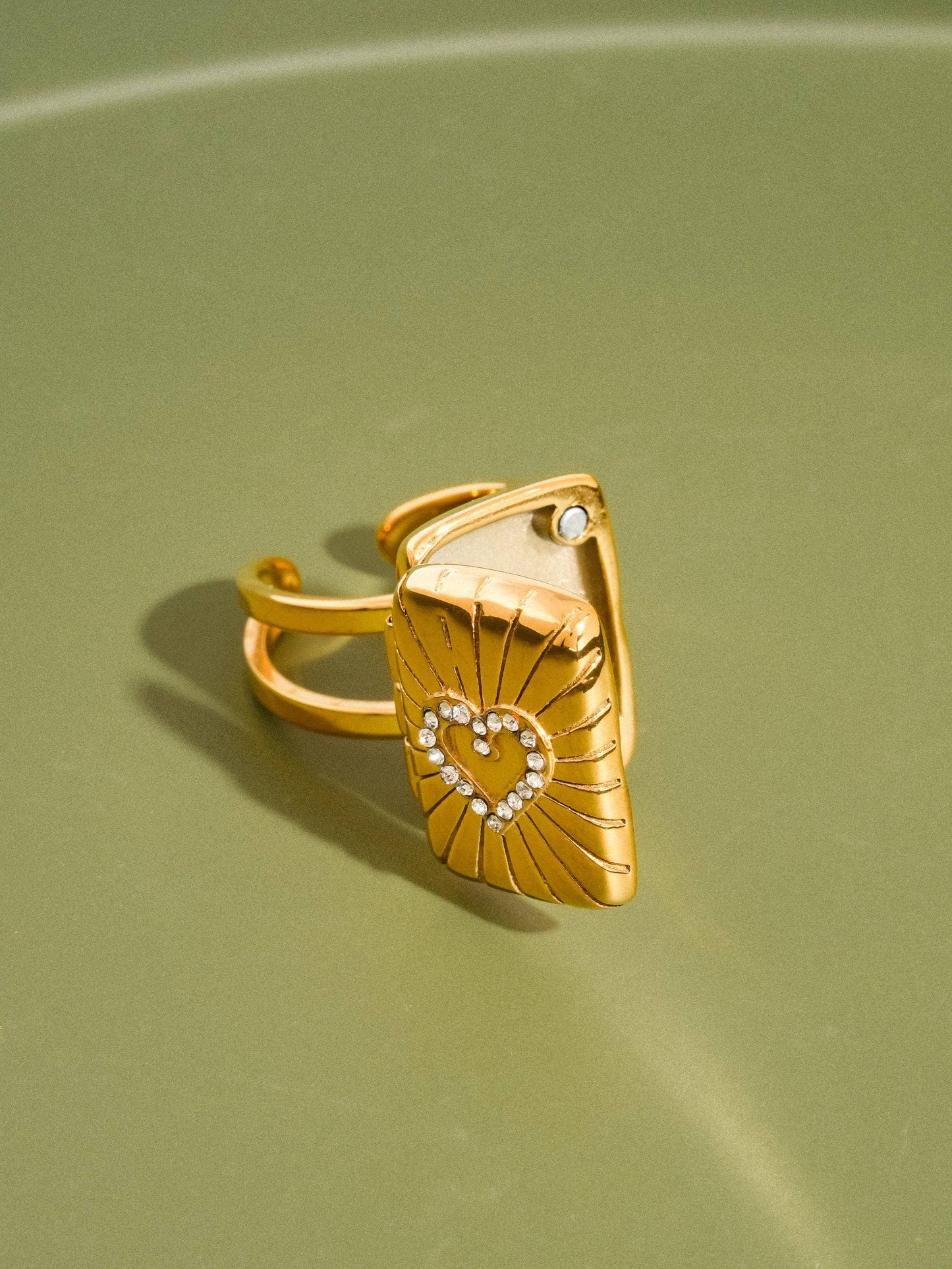 Lockee 18K Gold Non-Tarnish CZ Heart Locket Ring: Yellow Gold