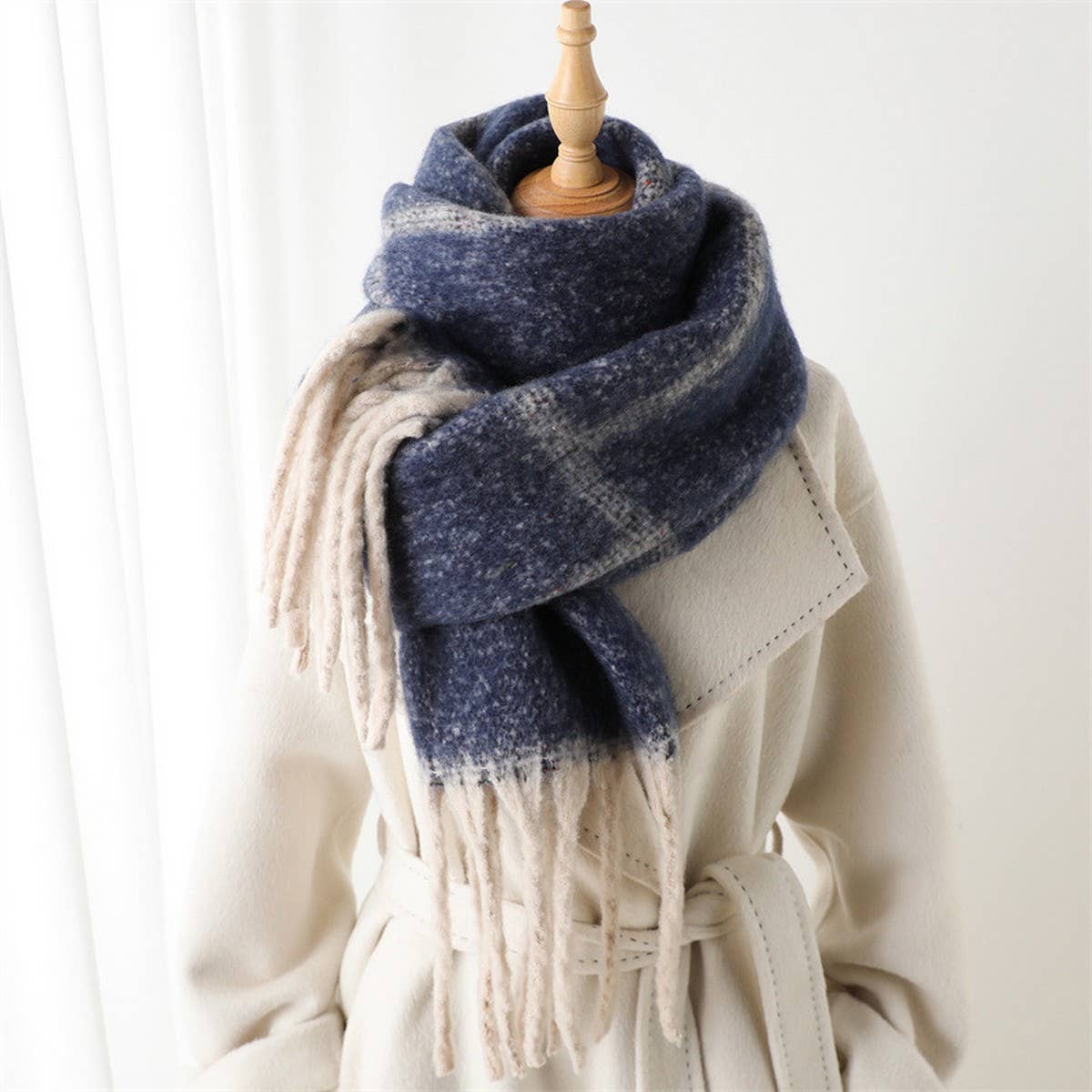 Minimalist Grid Scarf Shawl with Warm Texture_CWASC2771: KHAKI / (OS) 2