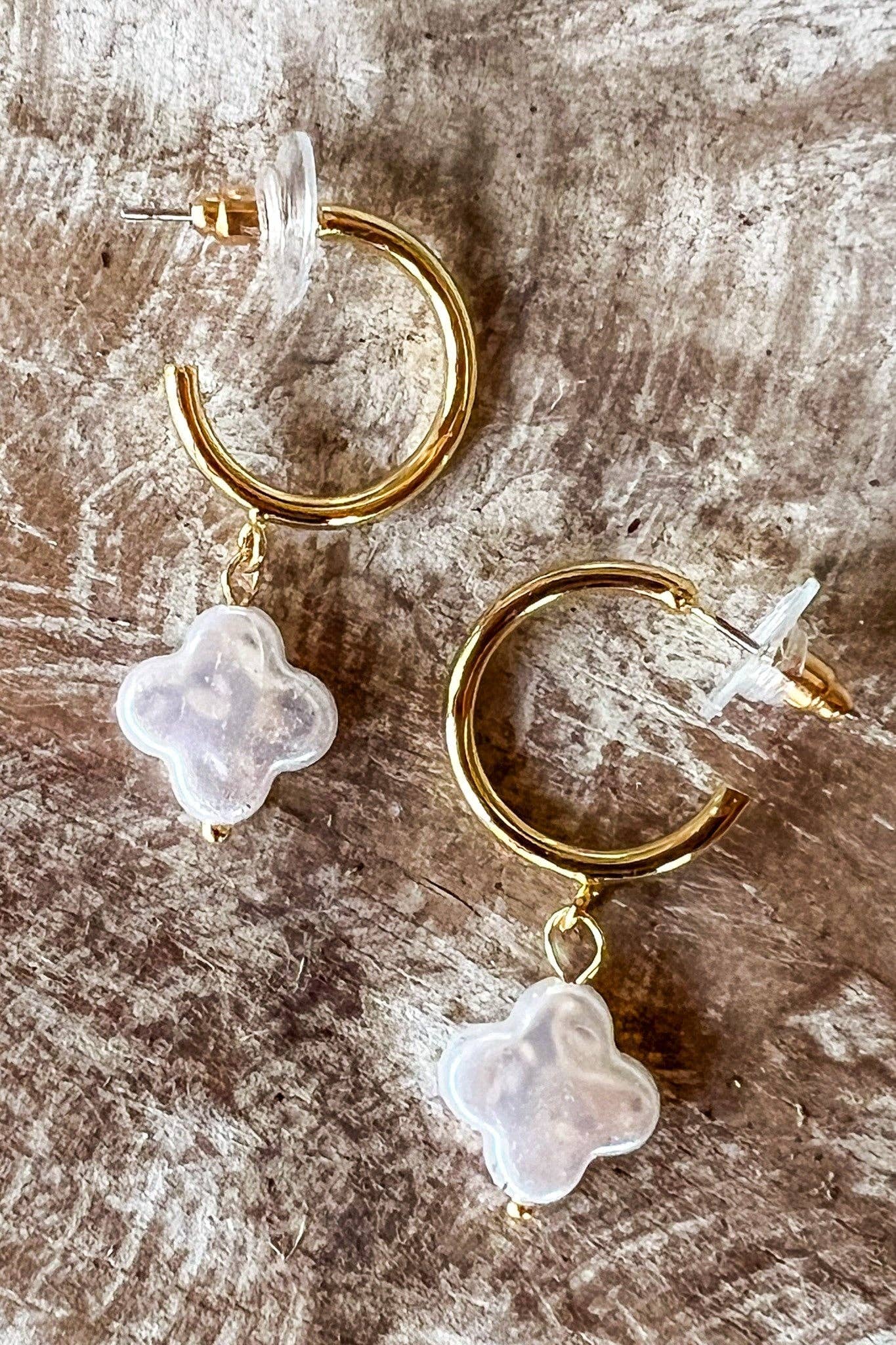 Pearl Hoop Clover Earring EG11