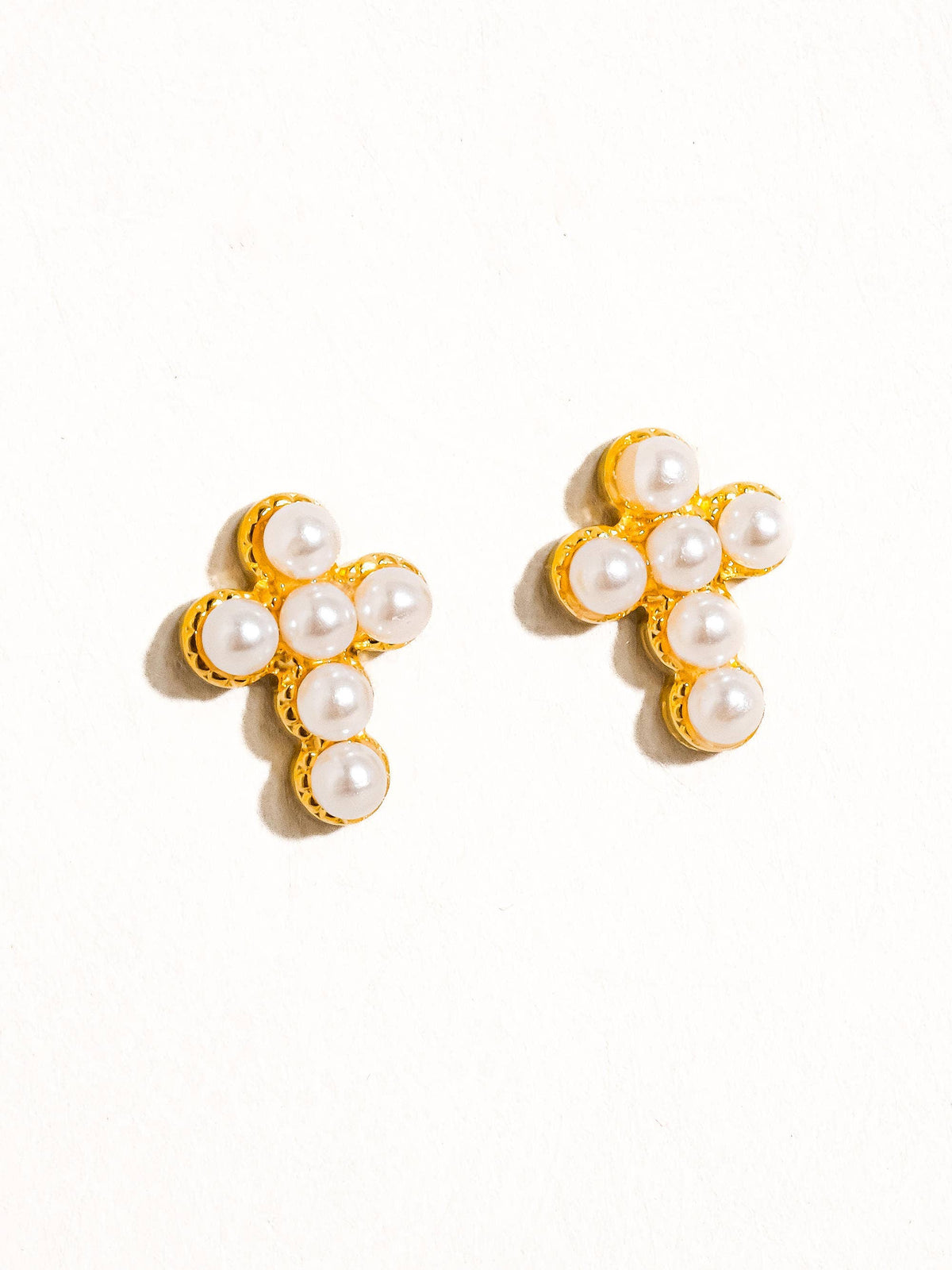 Telo 18K Non-Tarnish Pearl Cross Stud: White