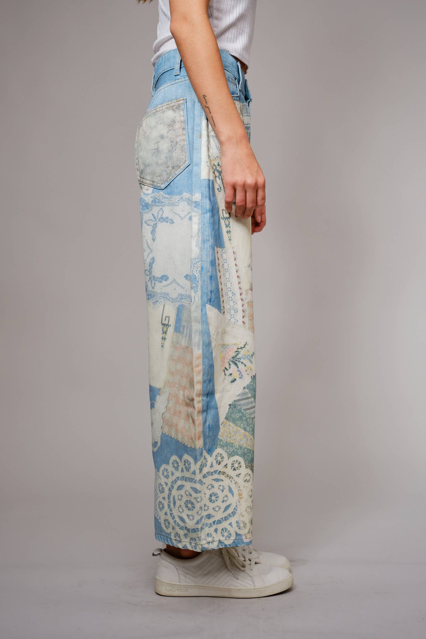 Patch Print Barrel Leg Jeans