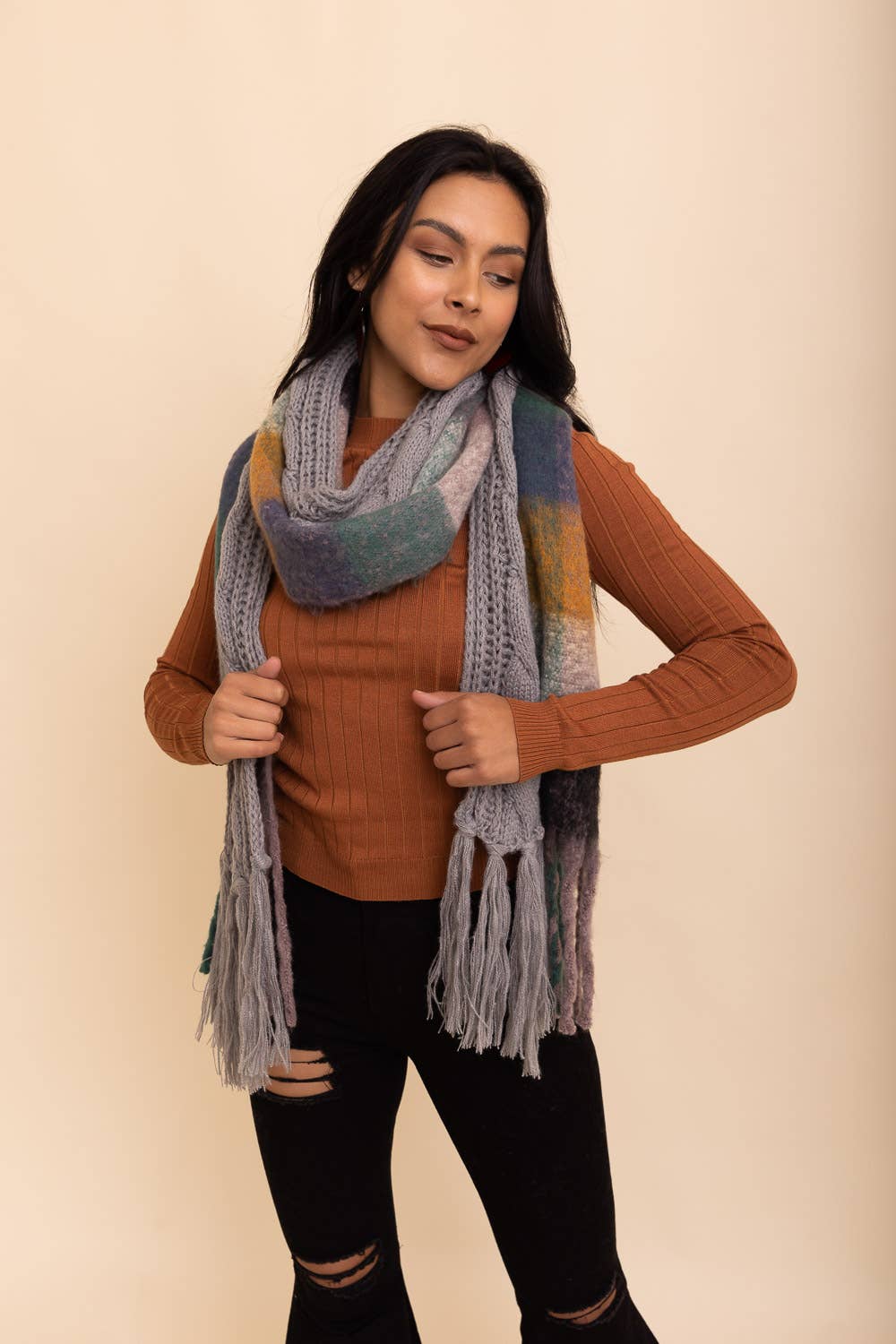 Cozy Knit Dual Textured Scarf w/ Tassels: Gray