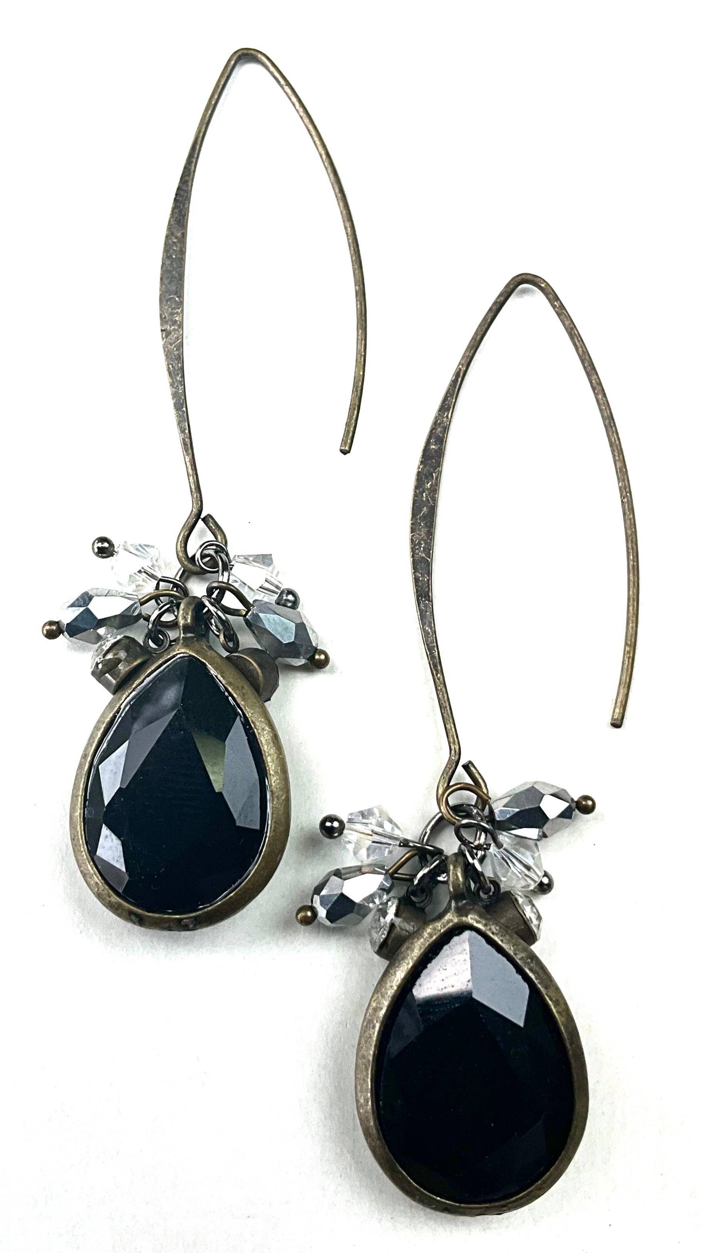 BT241 ER-OPEN KIDNEY WIRE W/CLUSTER DROP