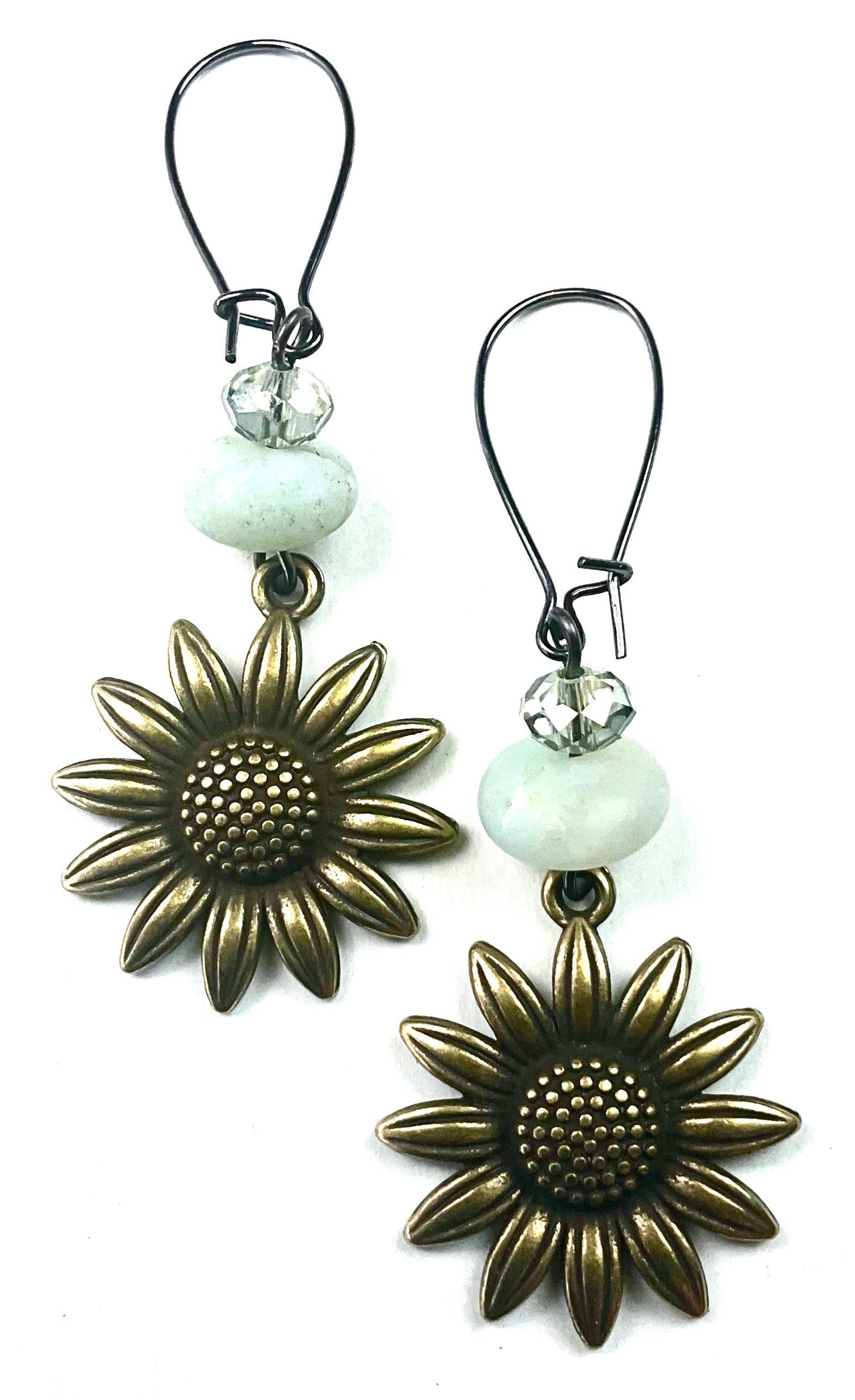 ER SUNFLOWER DANGLE ON SM KIDNEY WIRE