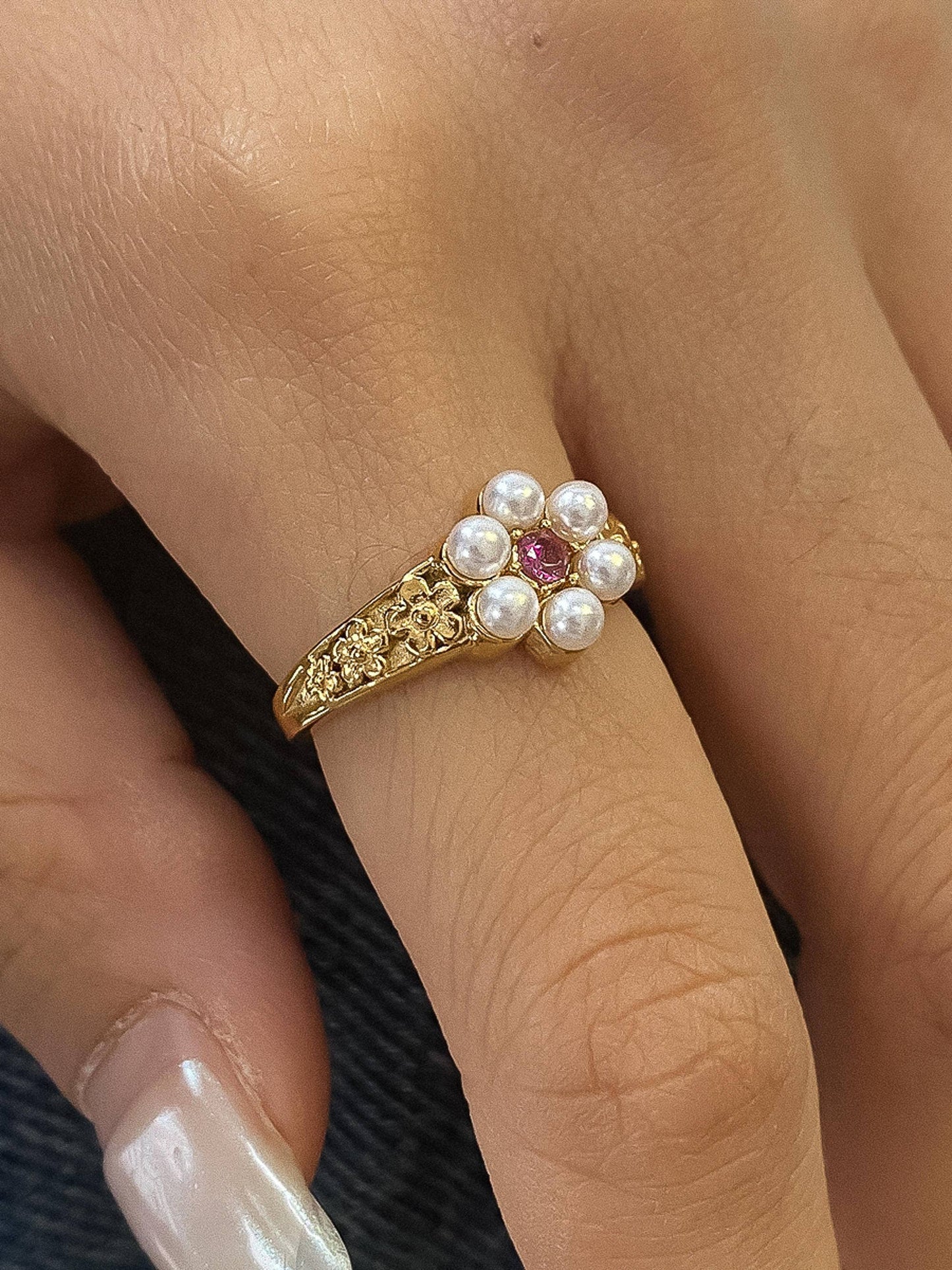 Lynn 18K Gold Non-Tarnish Flower Ring: Pink
