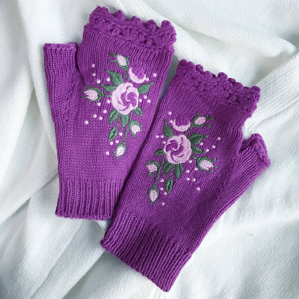 Knit Winter Gloves – Bee & Blossom Embroidery_CWMM1662: Green / (OS) 2