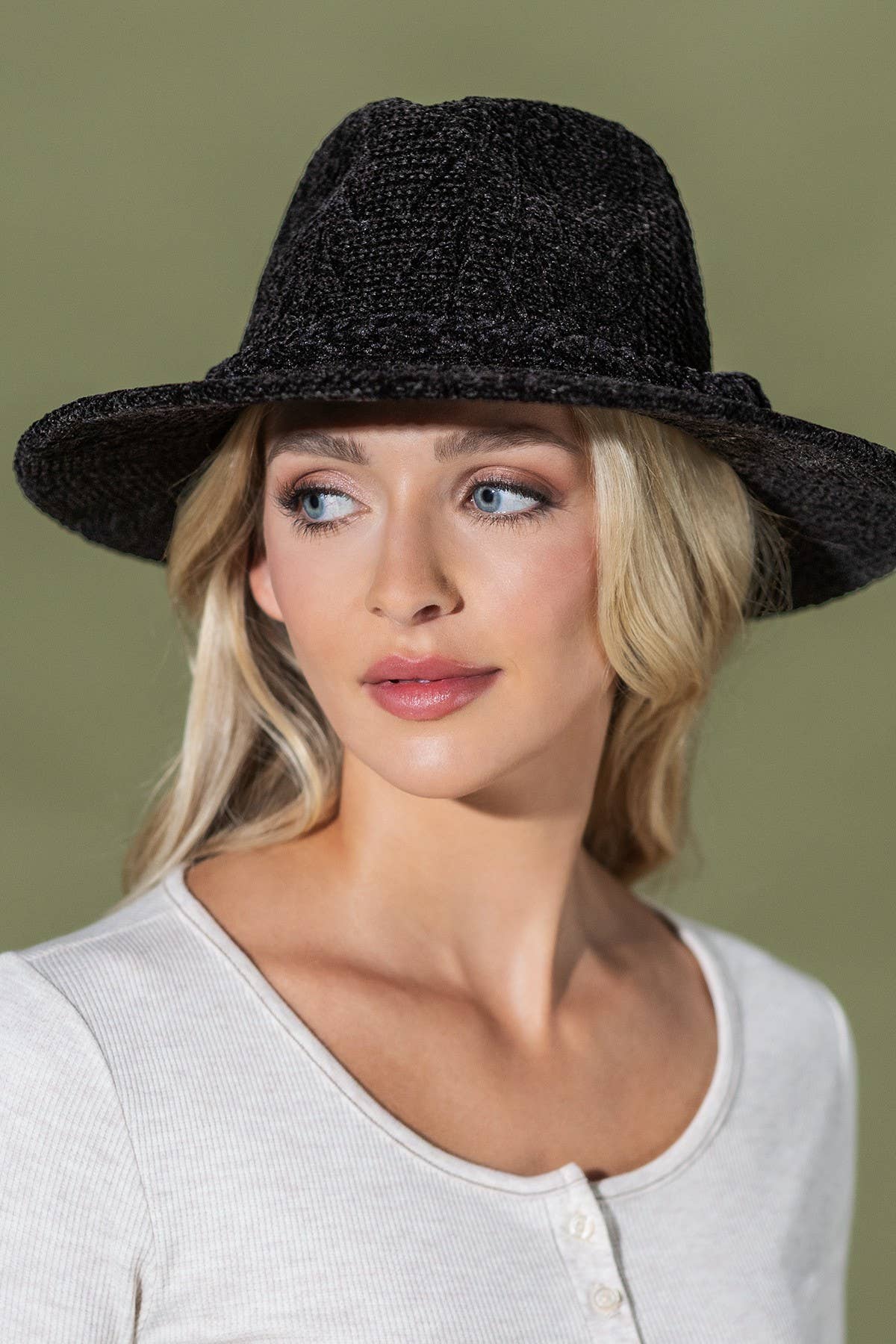 Chenille Pattern Fedora With Breaded Band : BLACK(BK)