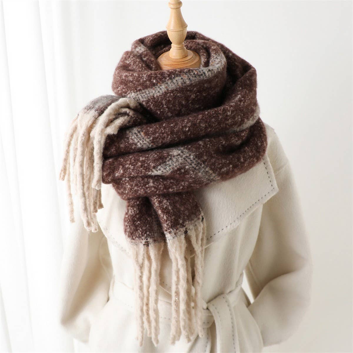 Minimalist Grid Scarf Shawl with Warm Texture_CWASC2771: KHAKI / (OS) 2