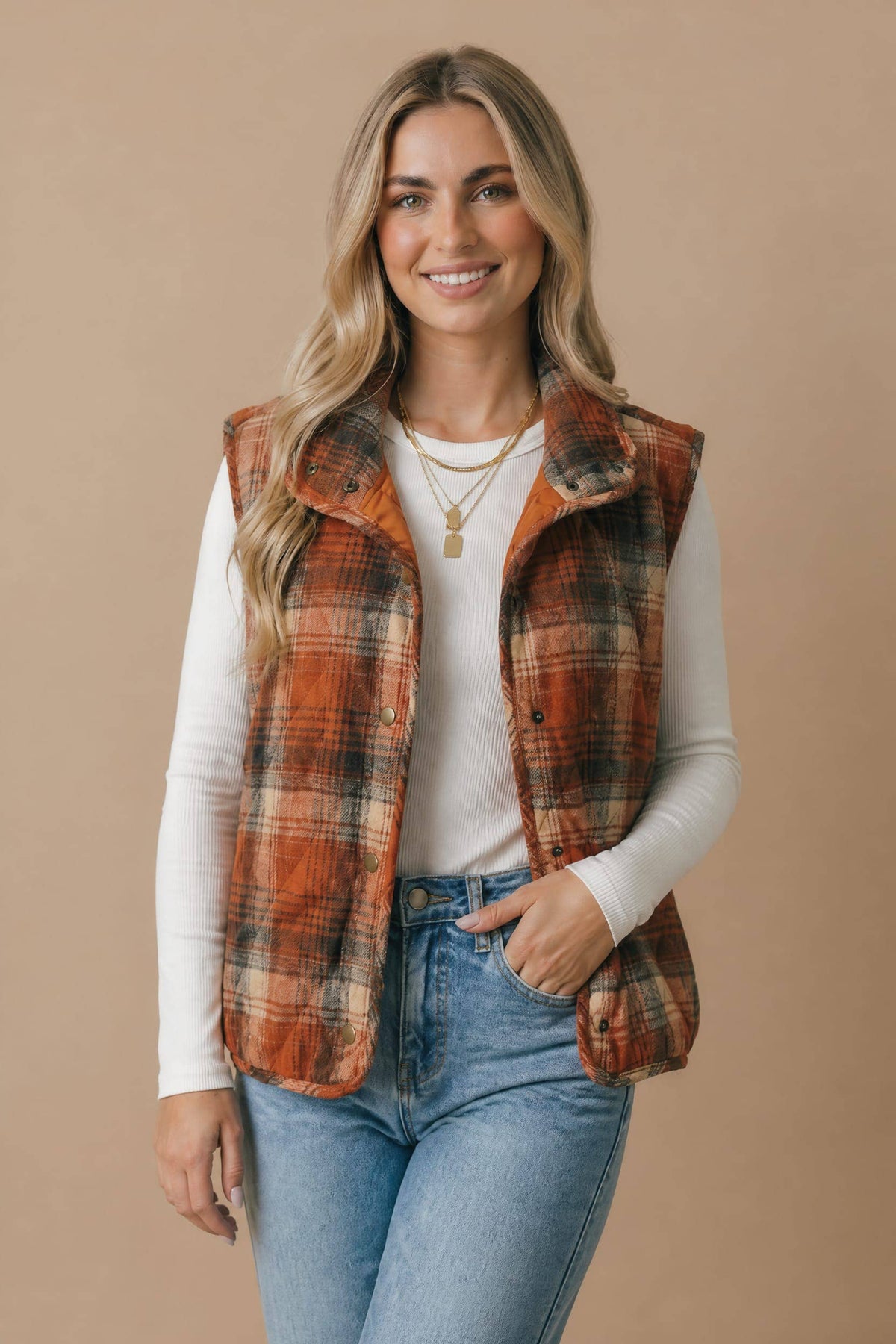 Plaid Quilted Snap Button Puffer Vest: RUST / M