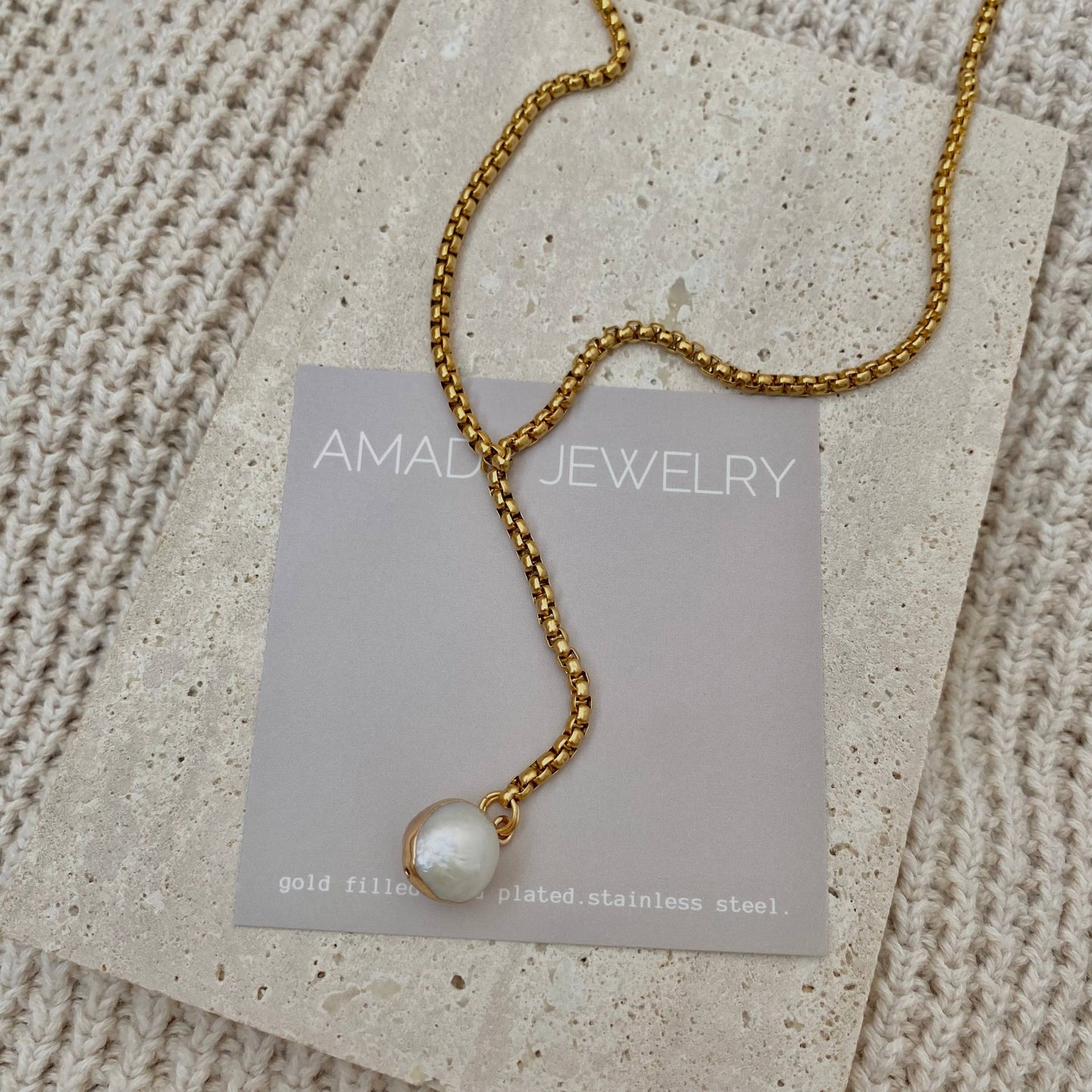 Single Pearl Lariat 18k gold plated stainless steel