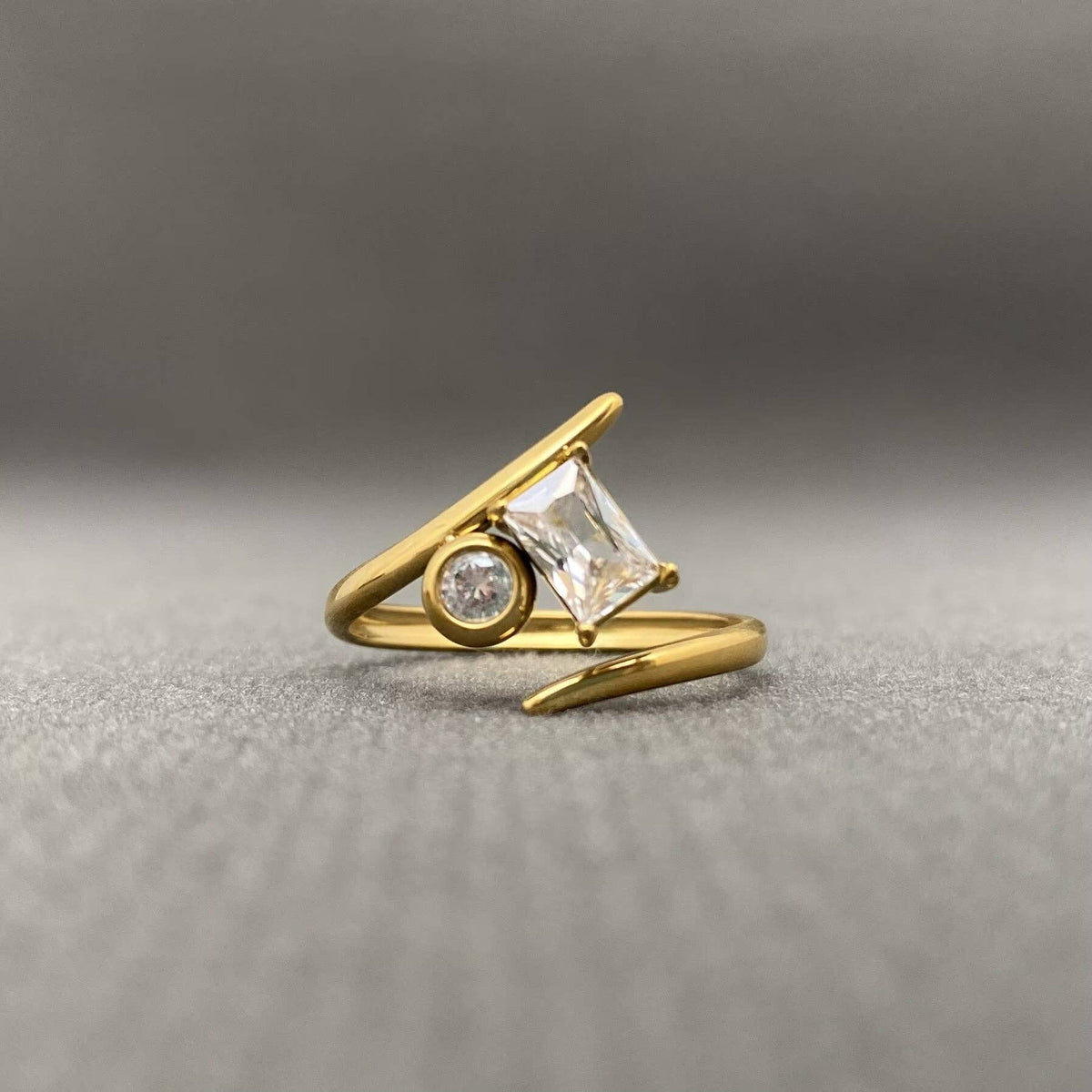 Zircon inlaid 18K Gold Plated Stainless Steel Ring - FGS