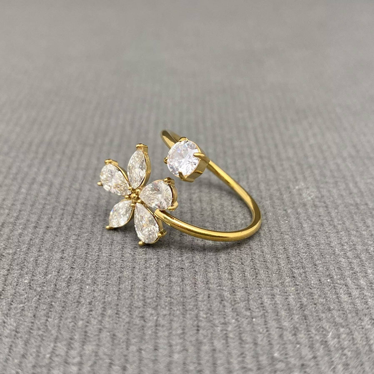 Zircon Flower 18K Gold Plated Stainless Steel Ring - FGS