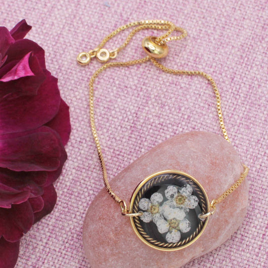 Round Dried Flower Gold Chain Pull Bracelet