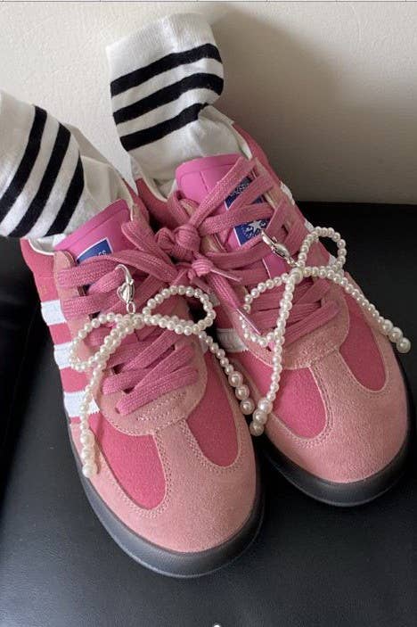 CLASSIC PEARL BOW RIBBON PAIR SHOE CHARM | 40SD104: PEARL