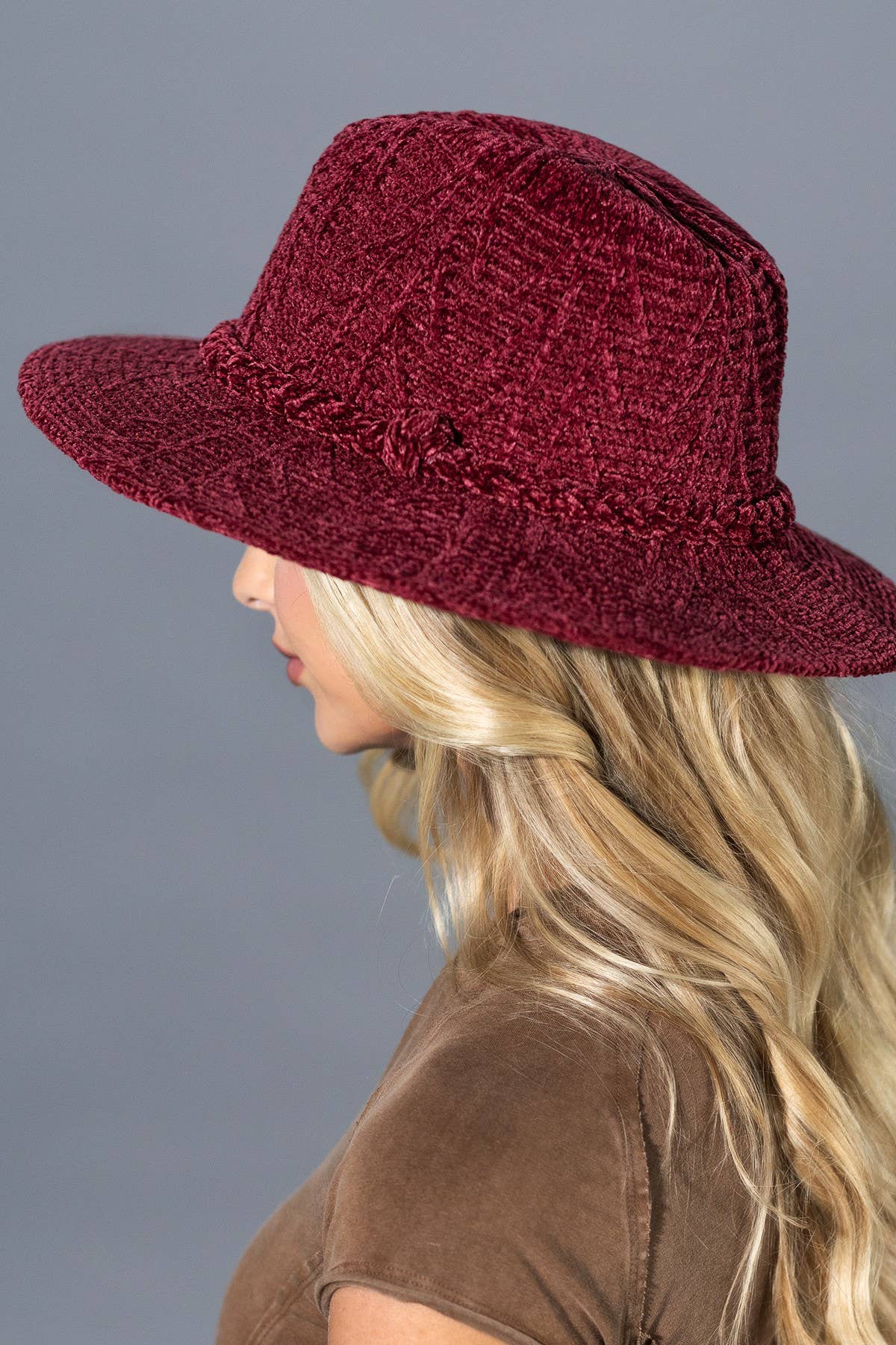 Chenille Pattern Fedora With Breaded Band : BURGUNDY(BU)