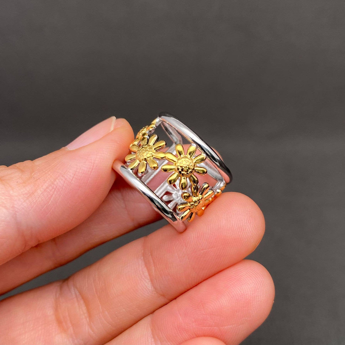 Two Tone Sunflower 18K Gold Plated Stainless Steel Ring -FGS