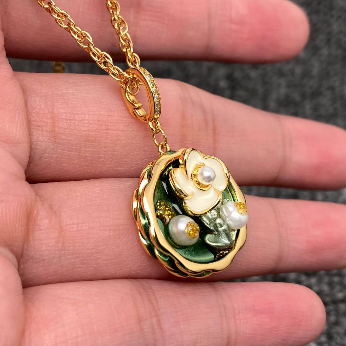 Oil Painting Style Pearl Flower Charm 18K Golden Necklace