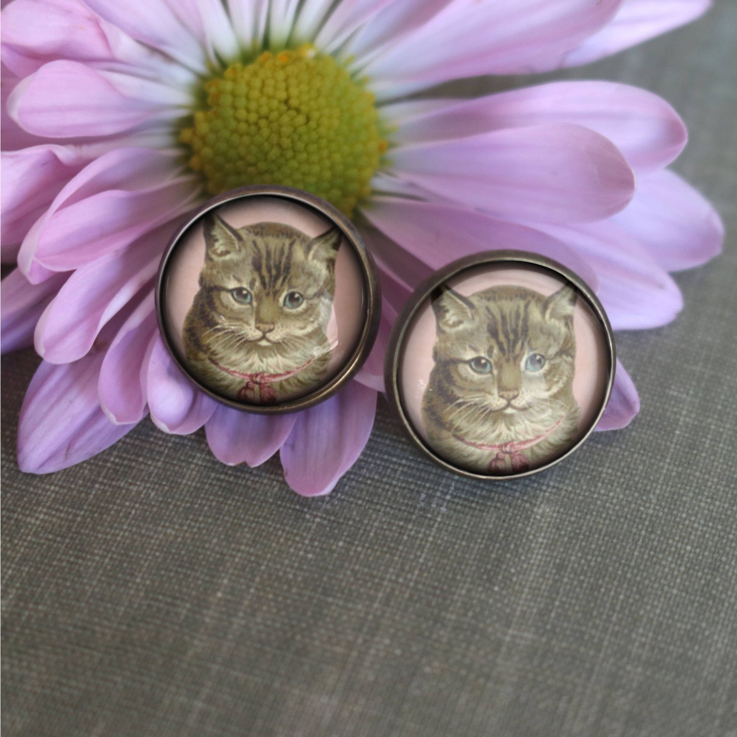 Best Friends Victorian Tabby Cat Stud Earrings