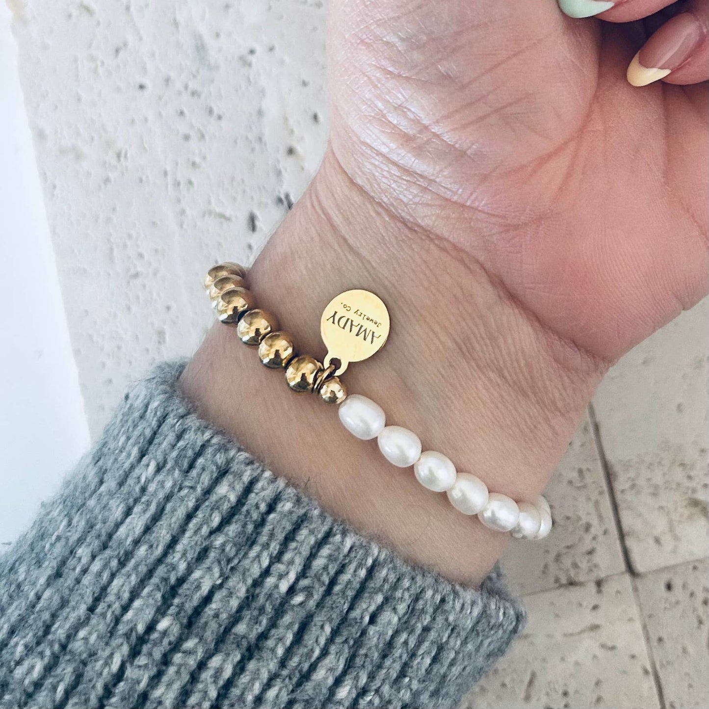 Pearls Bracelet Gold plated beads adjustable one size