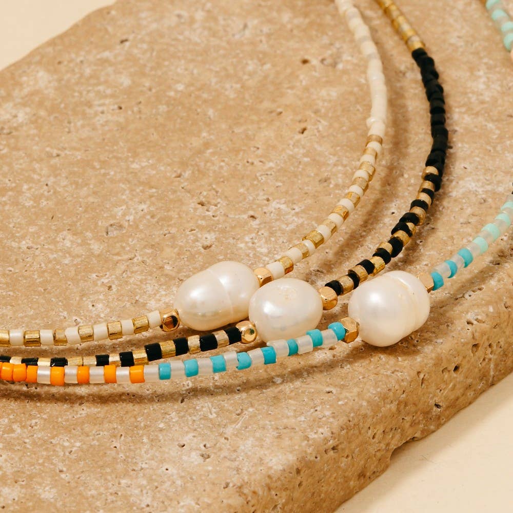 Dainty Seed Beaded Pearl Charm Necklace: GMU