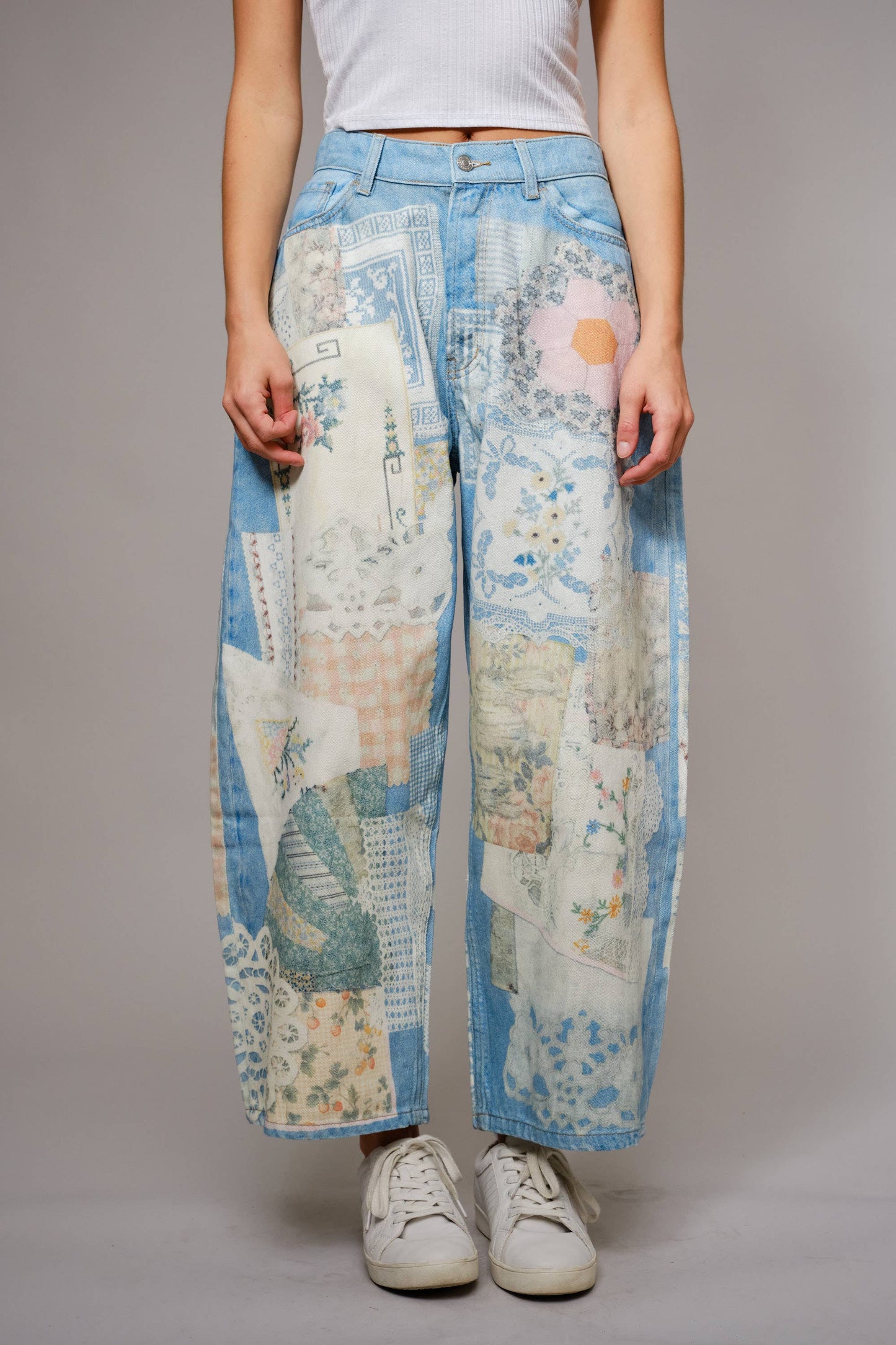 Patch Print Barrel Leg Jeans