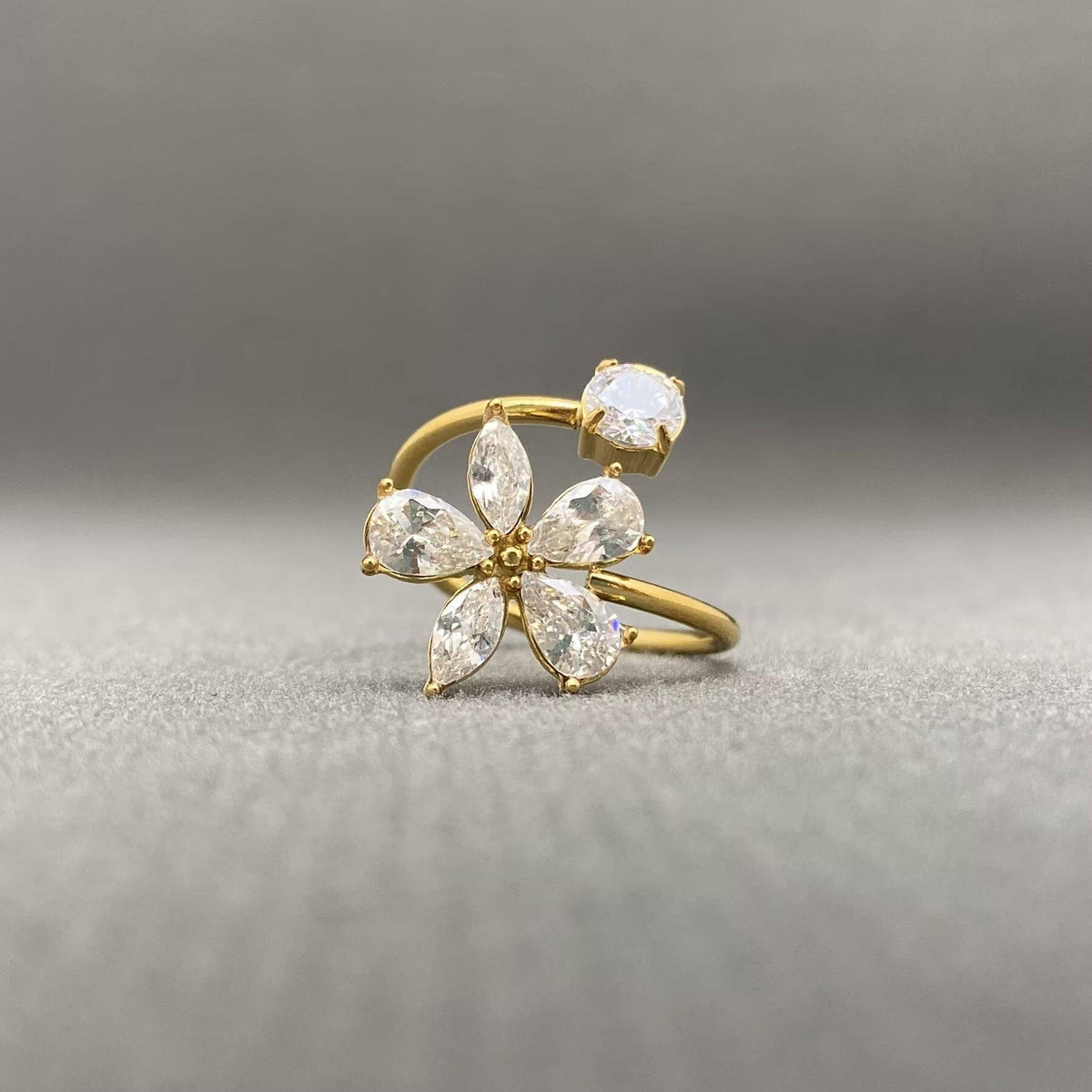 Zircon Flower 18K Gold Plated Stainless Steel Ring - FGS