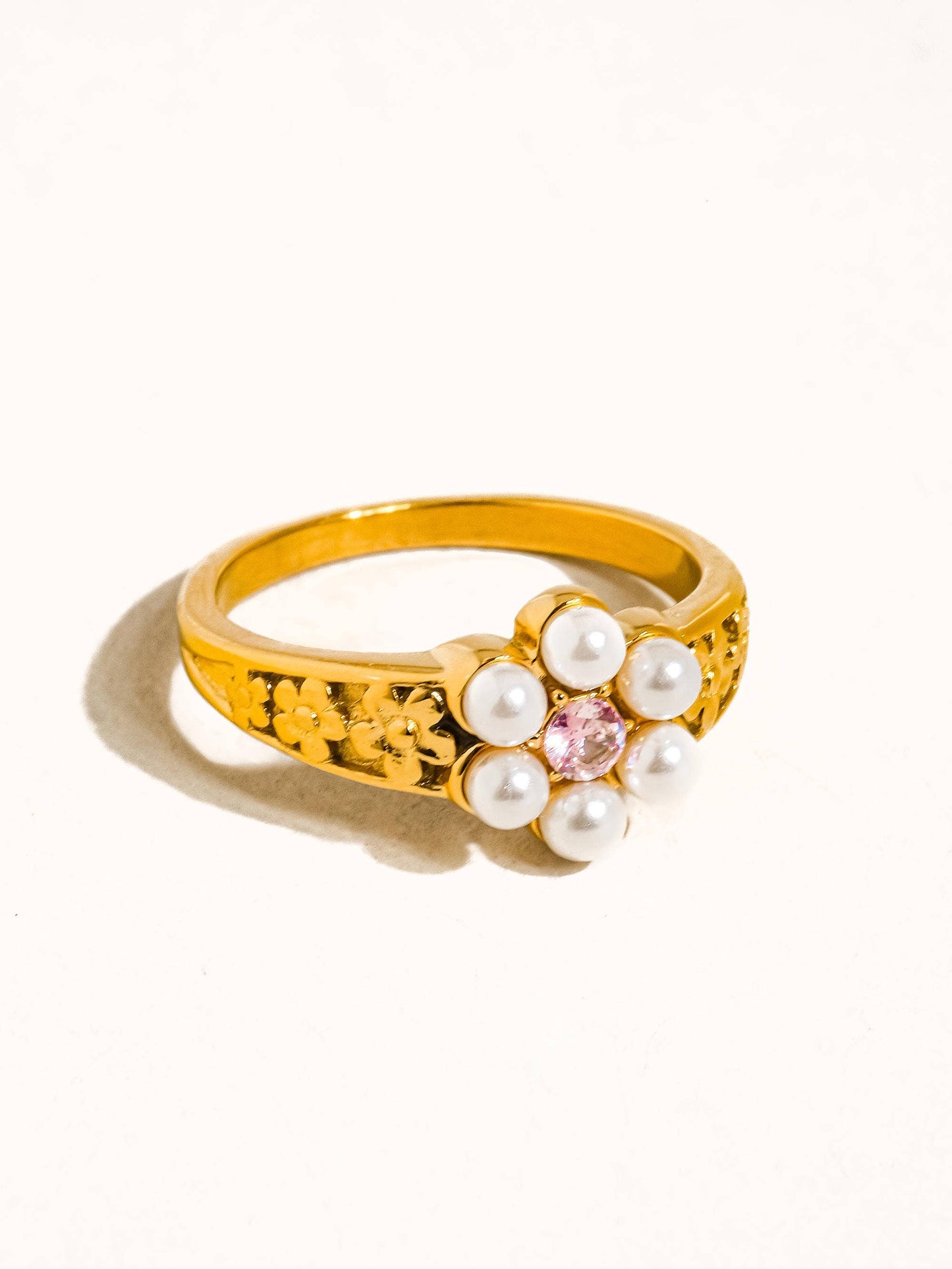 Lynn 18K Gold Non-Tarnish Flower Ring: Pink