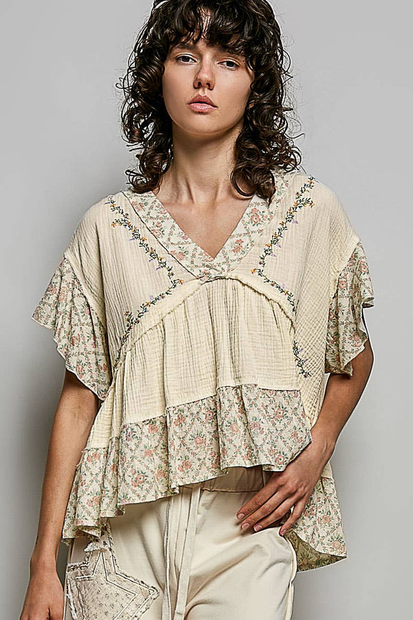 V-neck short sleeve embroidery woven top