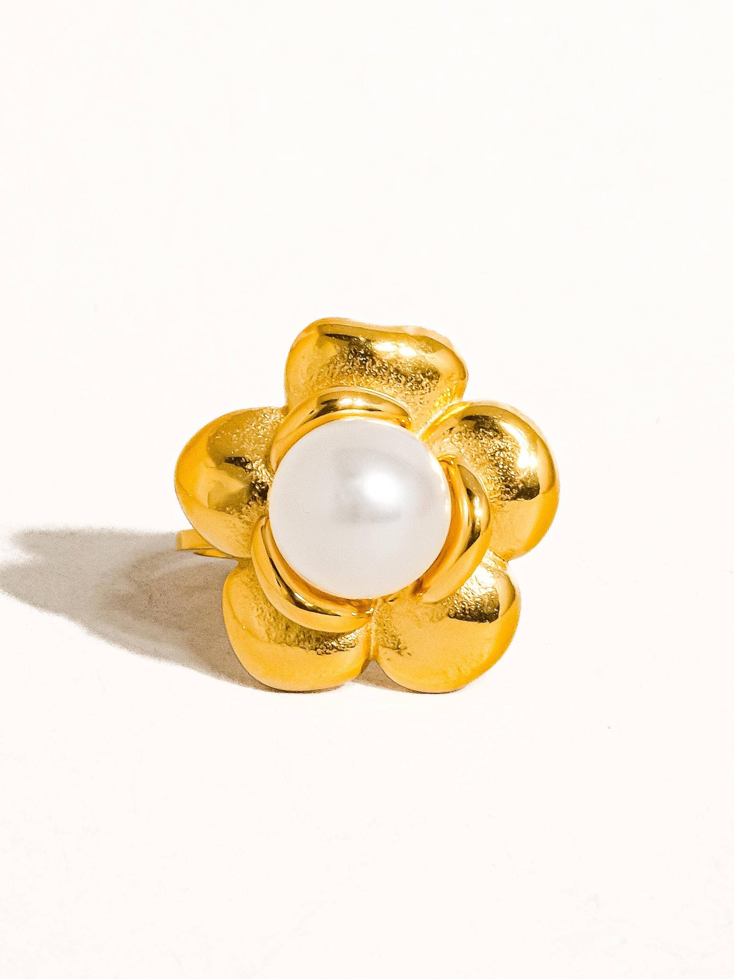Neville 18K Non-Tarnish Flower Pearl Ring: Yellow Gold