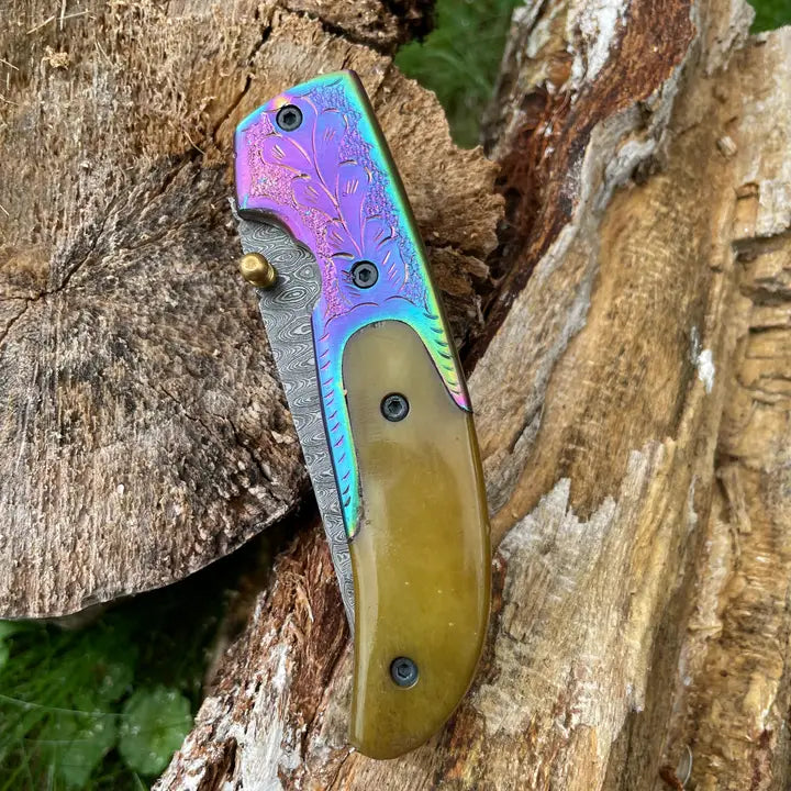 Damasucs Pocket Knife Exquisite Engrave Bolster Titan