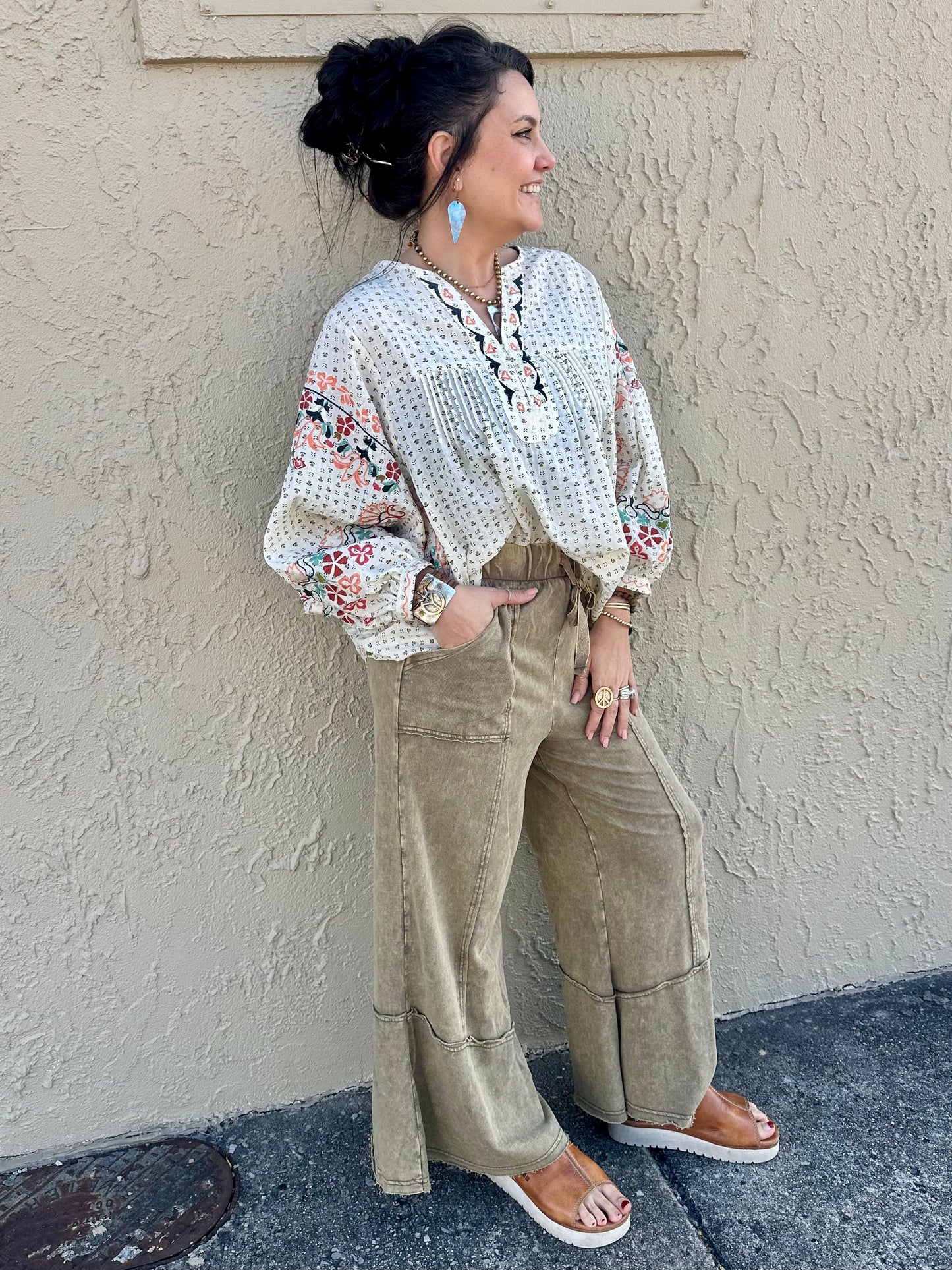 EMBROIDERY DETAILING BLOUSE