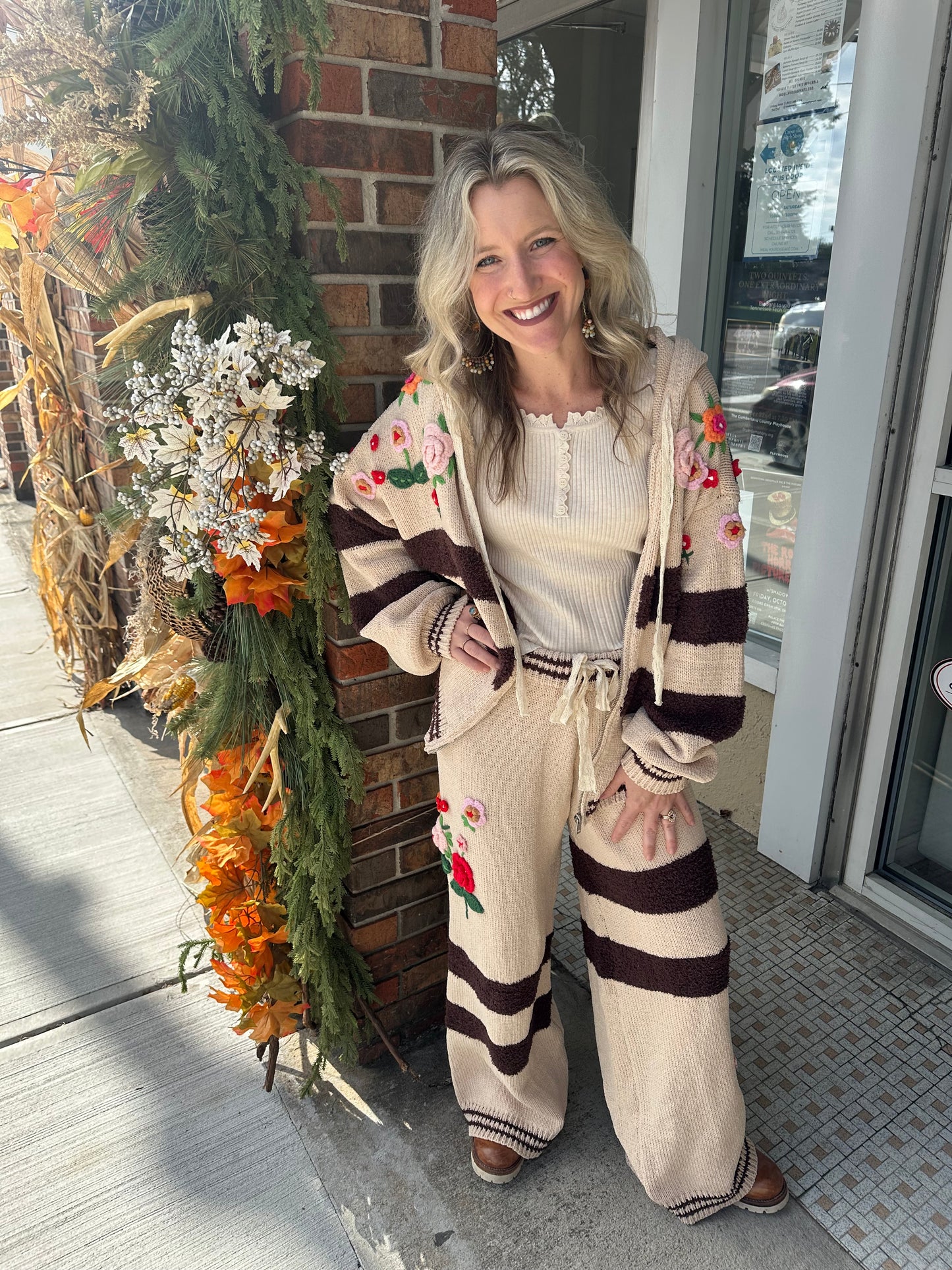 Striped pattern 3D embroidered hoodie zip-up sweater top