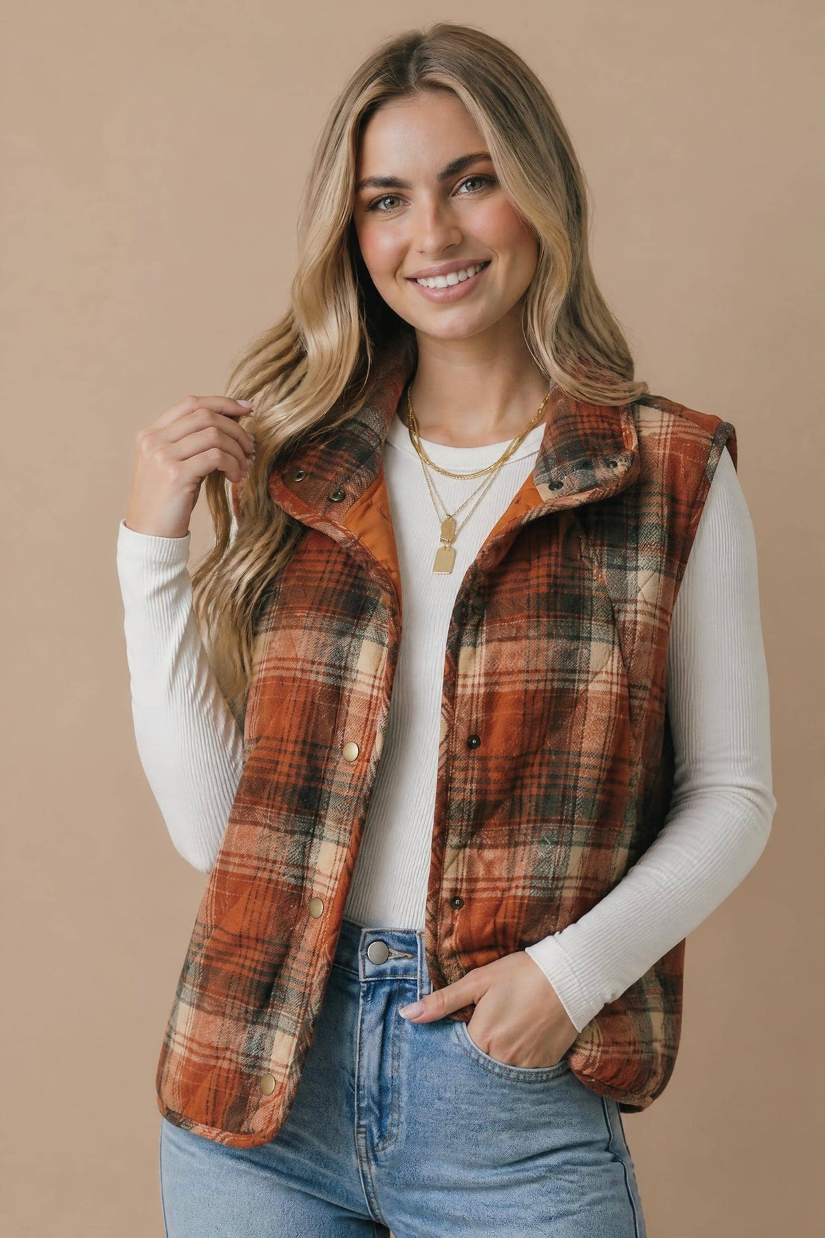 Plaid Quilted Snap Button Puffer Vest: RUST / M