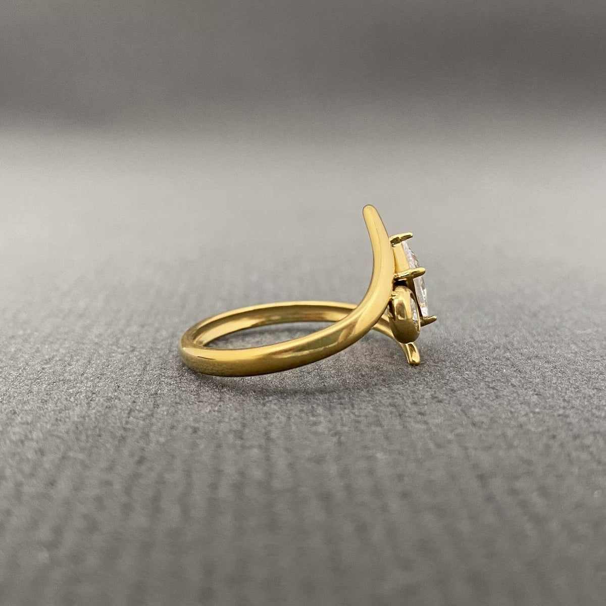Zircon inlaid 18K Gold Plated Stainless Steel Ring - FGS