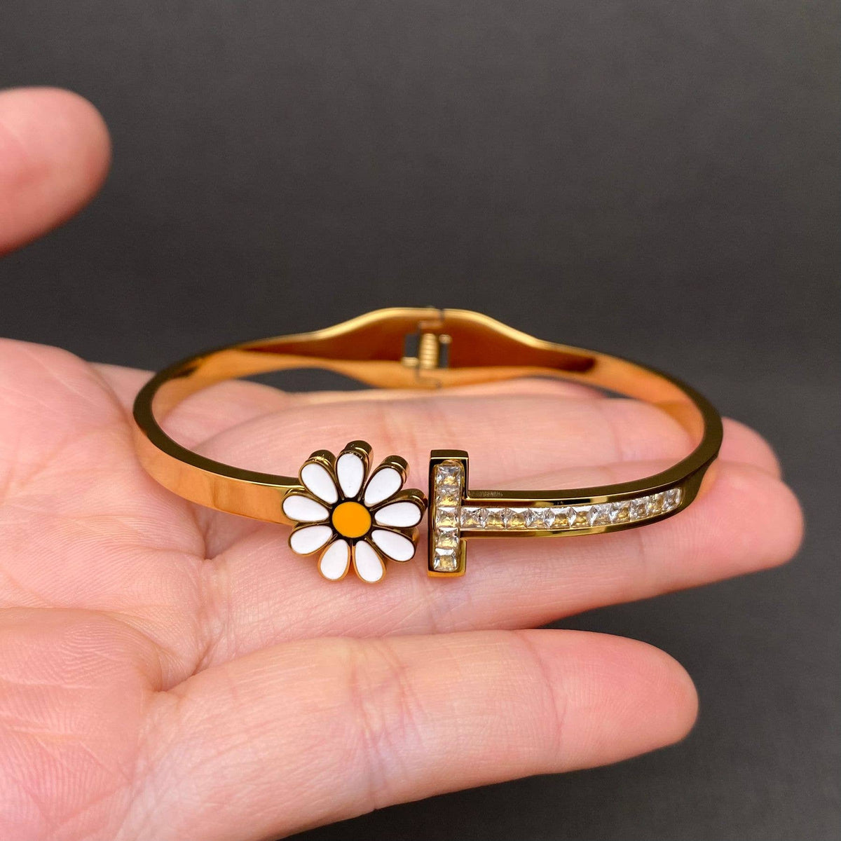 Enamel Daisy Zircon Inlaid 18K Gold Plated SS Bangle - FGS