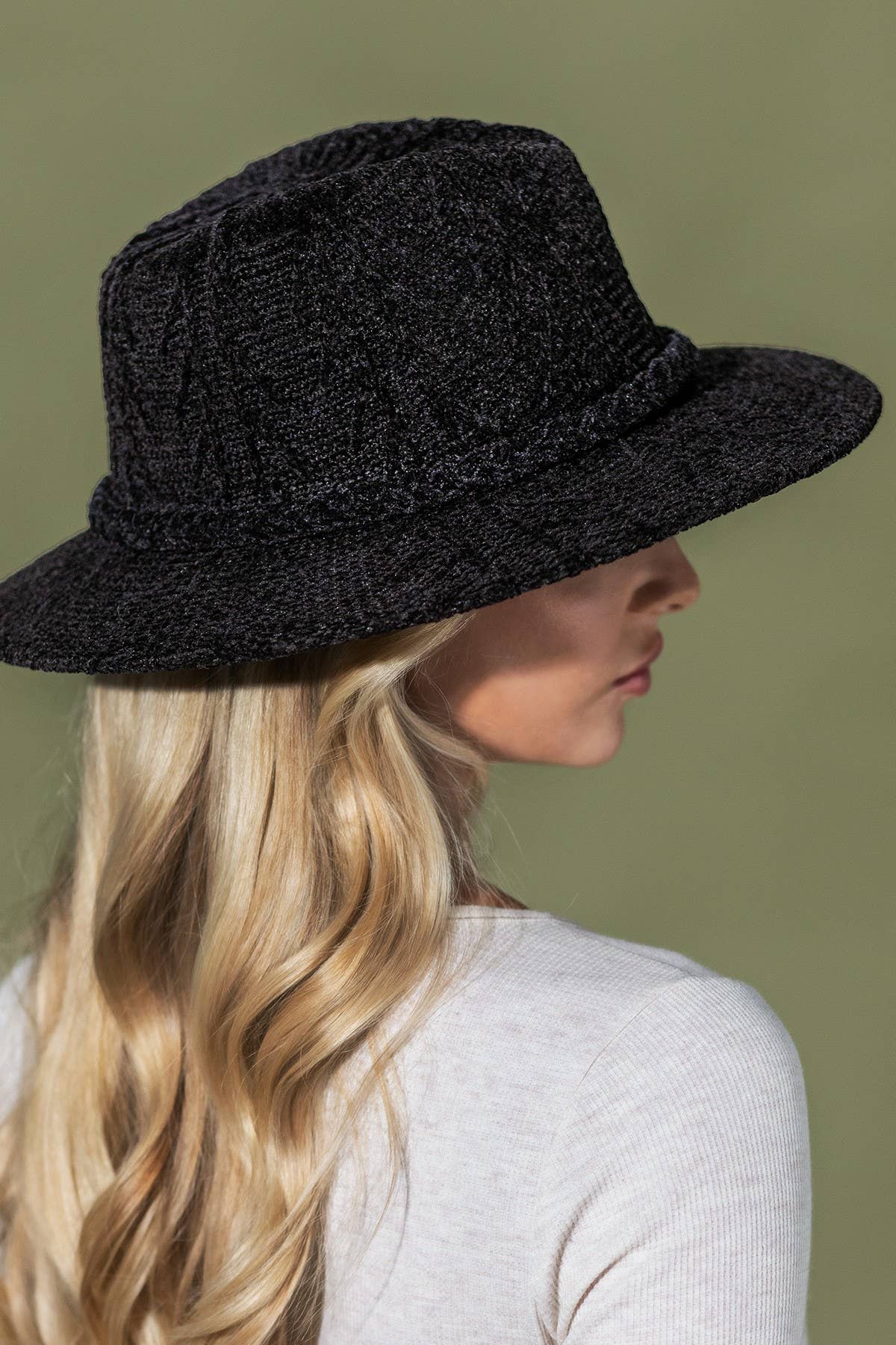 Chenille Pattern Fedora With Breaded Band : BLACK(BK)
