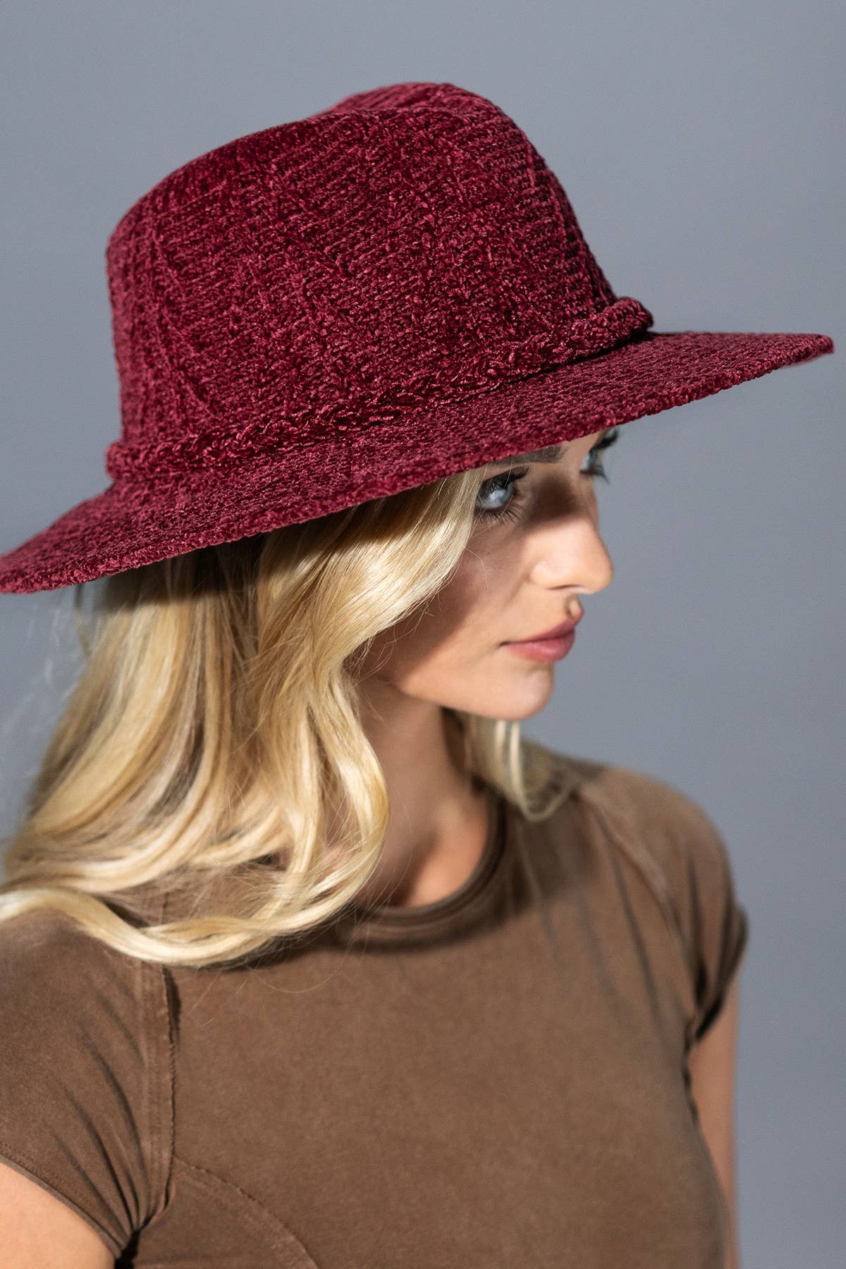 Chenille Pattern Fedora With Breaded Band : BURGUNDY(BU)