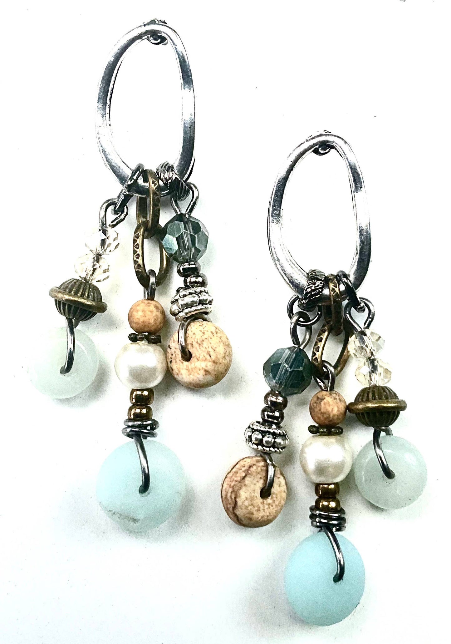 ER DANGLES ON OVAL POST