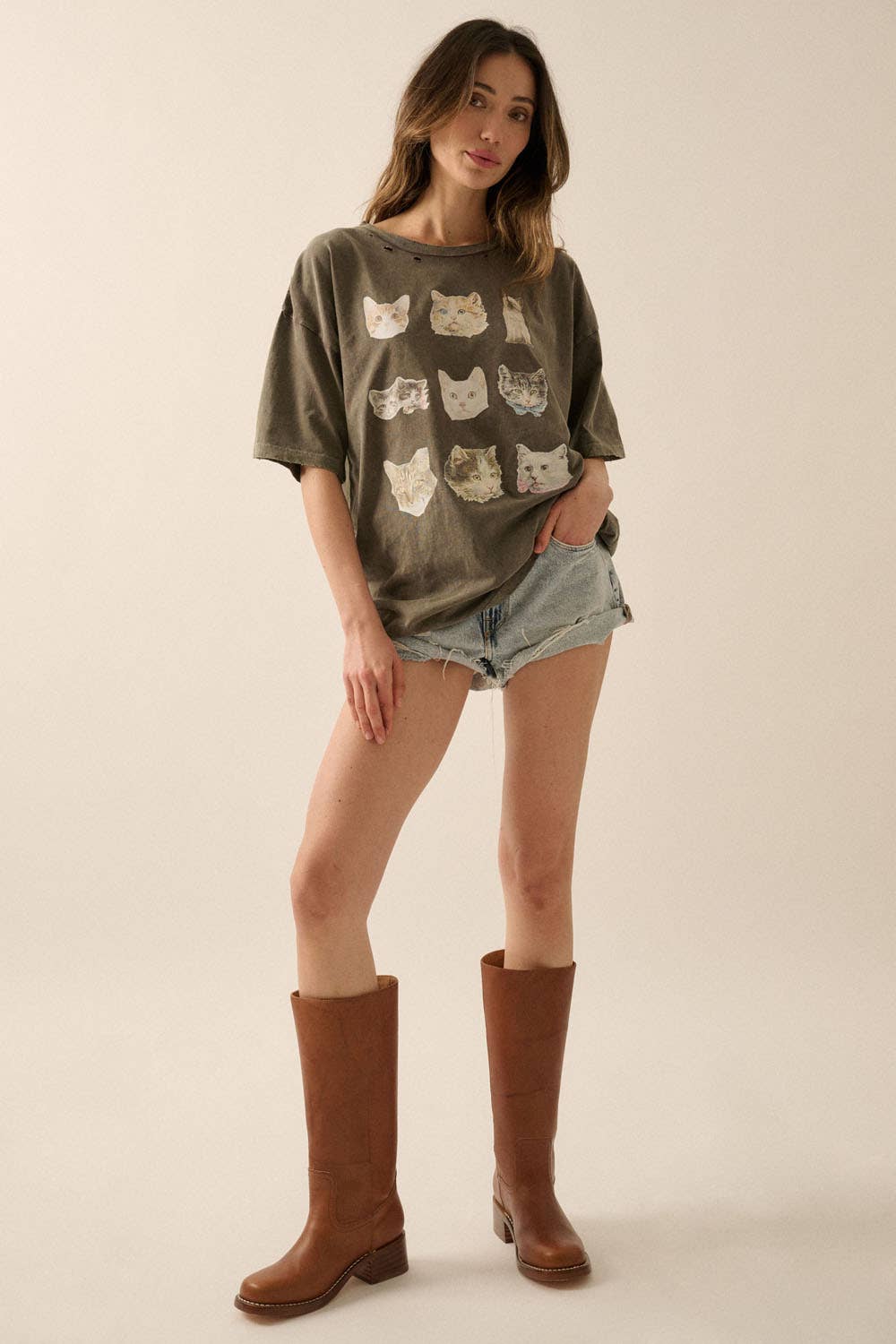 Cat Photos Distressed Oversize Graphic Tee: Iron / L