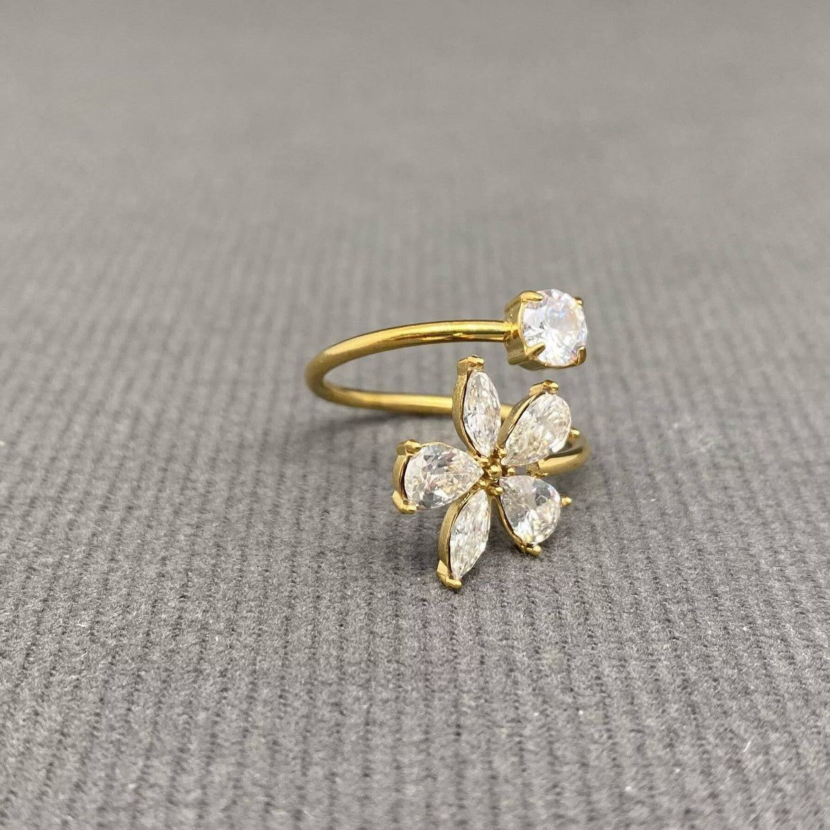Zircon Flower 18K Gold Plated Stainless Steel Ring - FGS