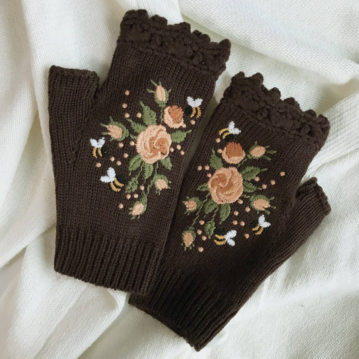 Knit Winter Gloves – Bee & Blossom Embroidery_CWMM1662: BROWN2 / (OS) 2