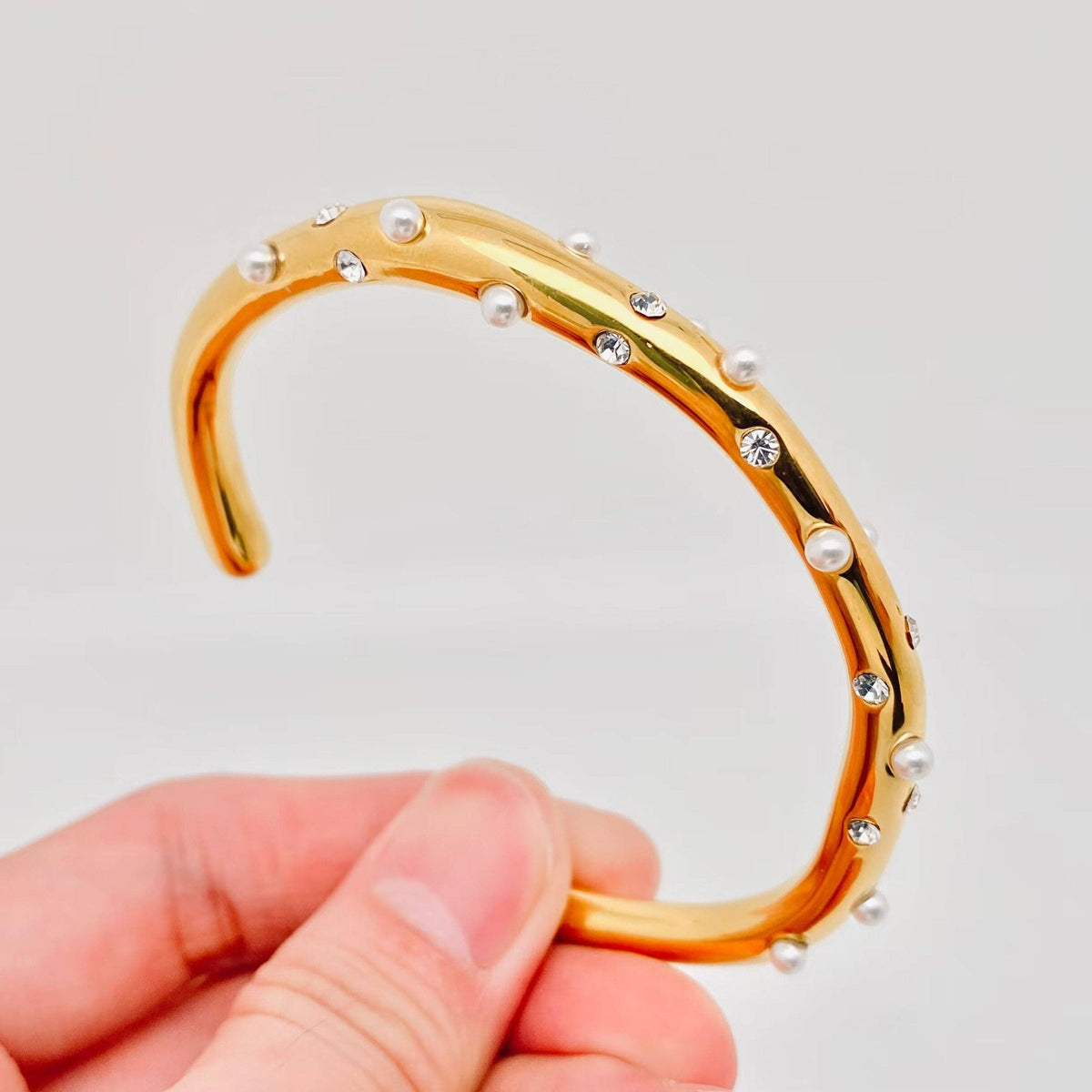 Zircon Pearl 18K Gold Plated Stainless Steel Bangle - FGS