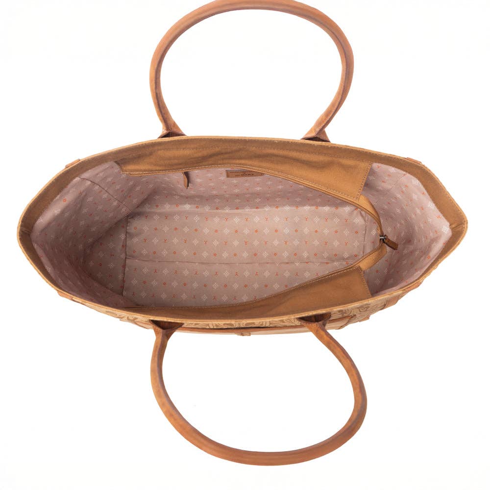 Yellowstone Chief Weekender Bag with Pockets in Amber: Amber