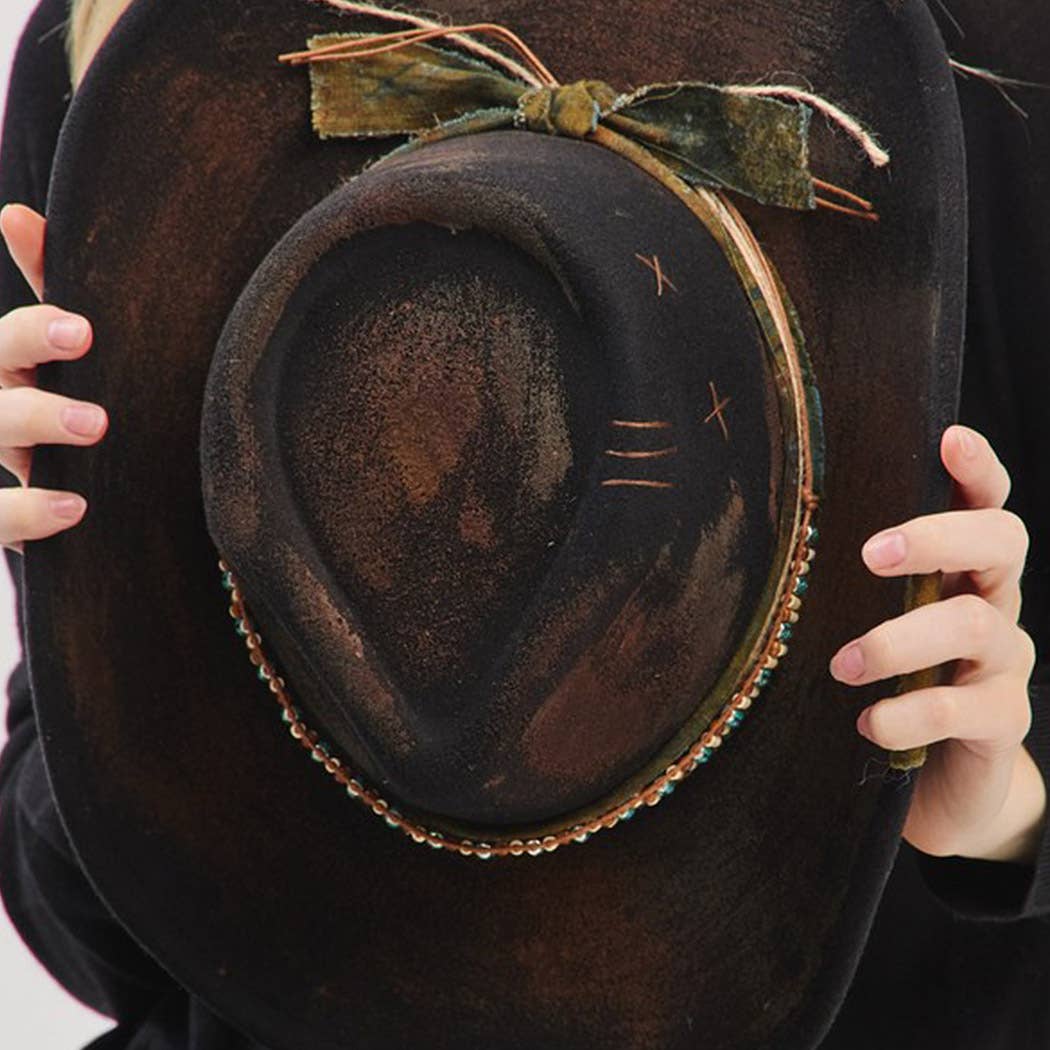 Vintage Versatile Shapeable Cowgirl & Fedora Hat With Distre: BK